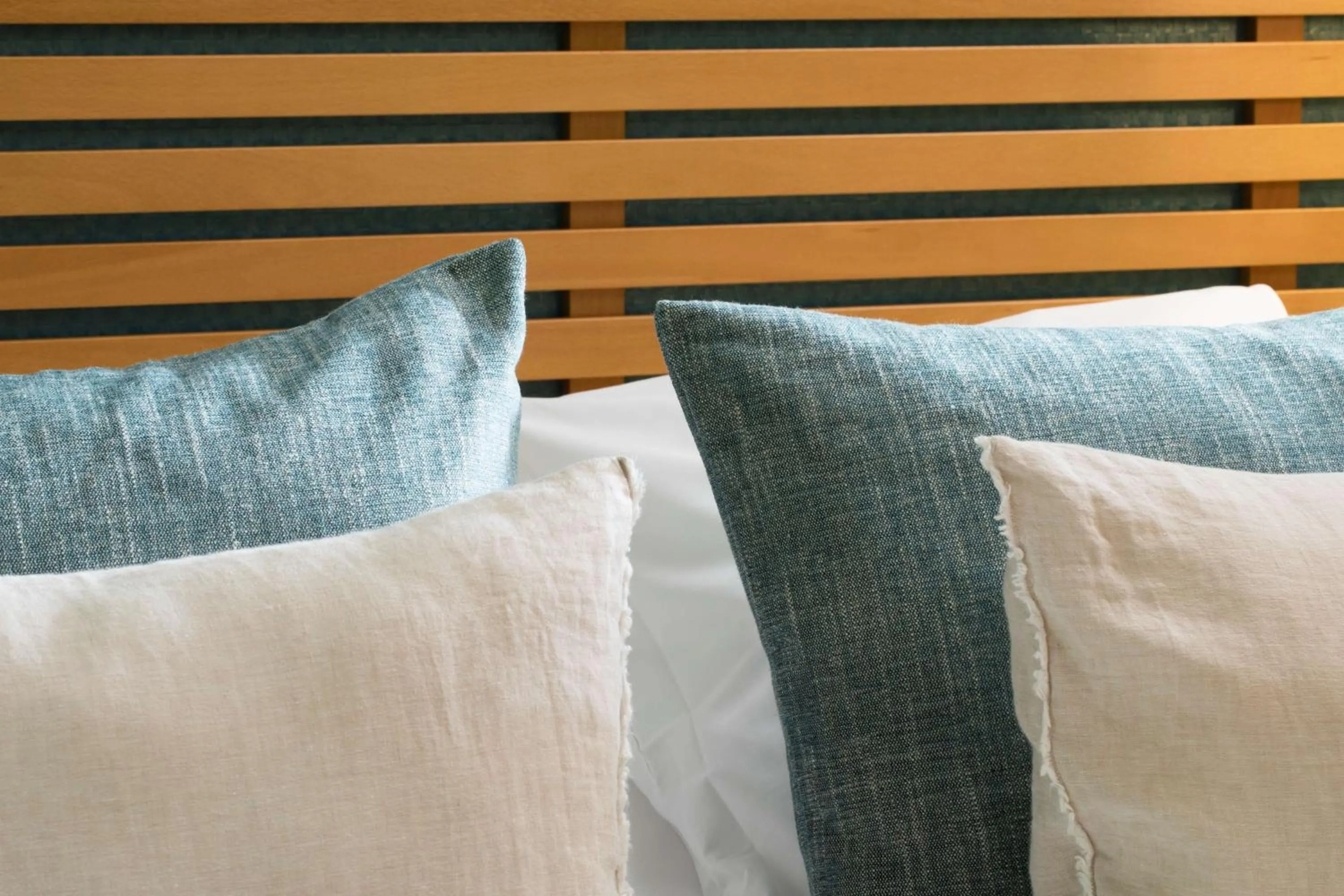 Photo of the whole room, Bed in Best Western Plus Hotel De La Regate-Erdre