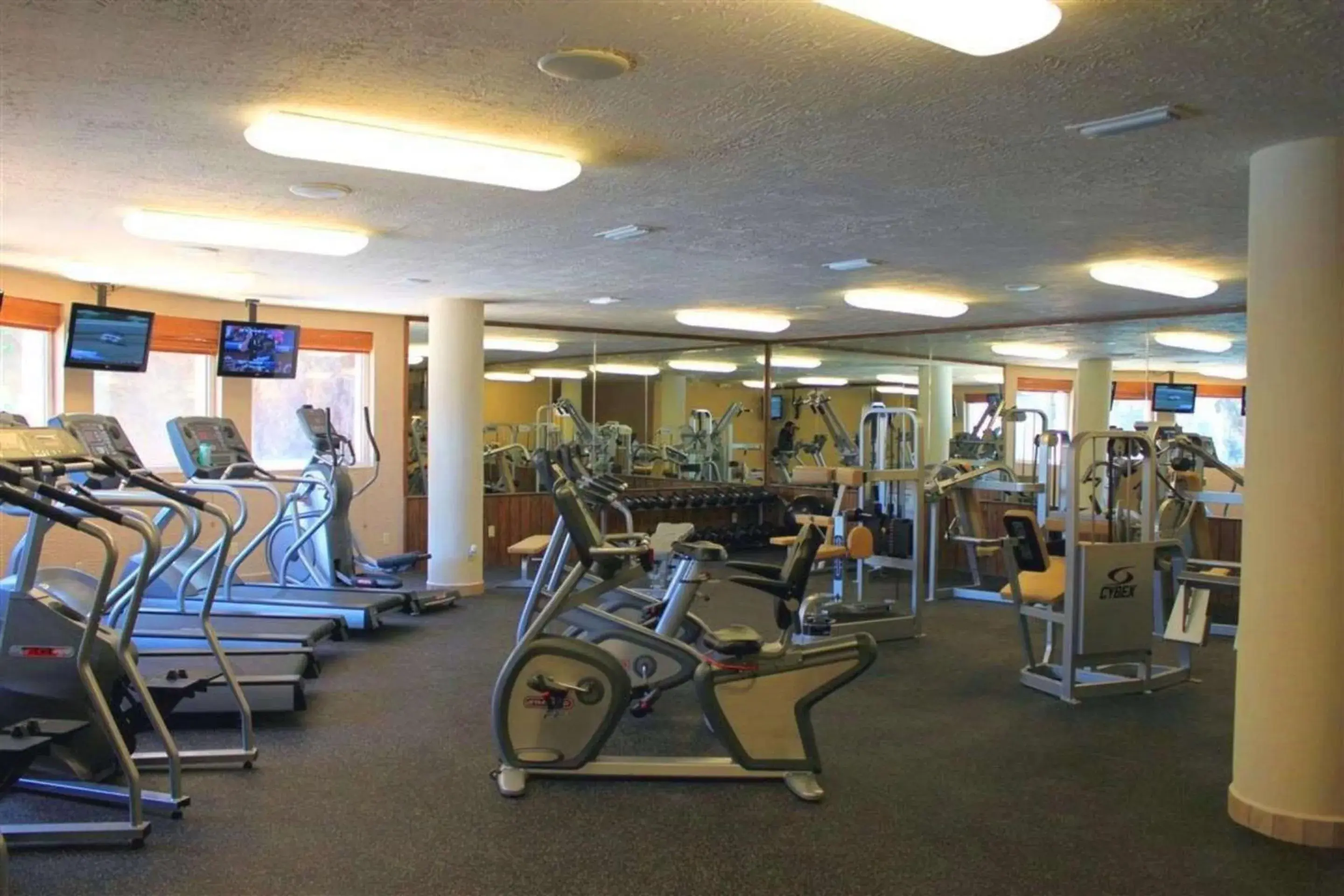 Fitness centre/facilities in Clarion Suites Roatan at Pineapple Villas Fitness centre/facilities in Clarion Suites Roatan at Pineapple Villas