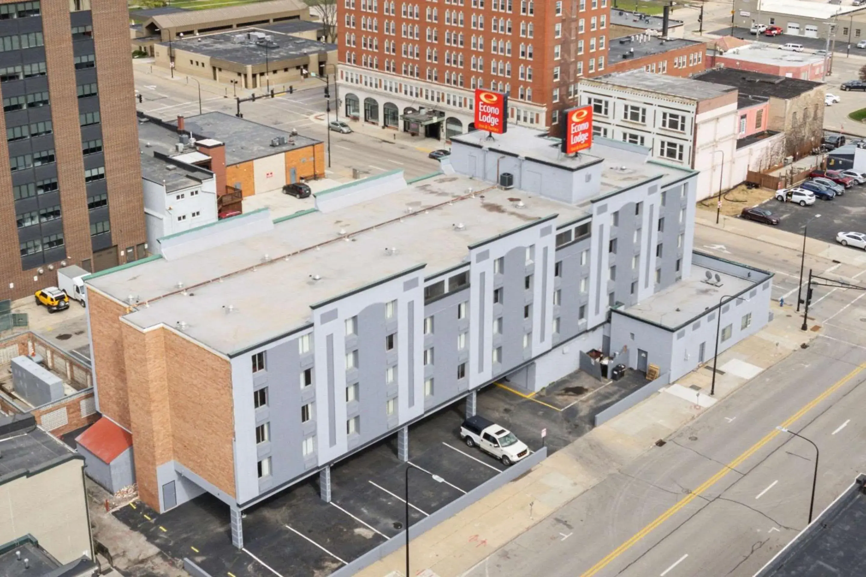 Property building, Bird's-eye View in Econo Lodge Inn & Suites