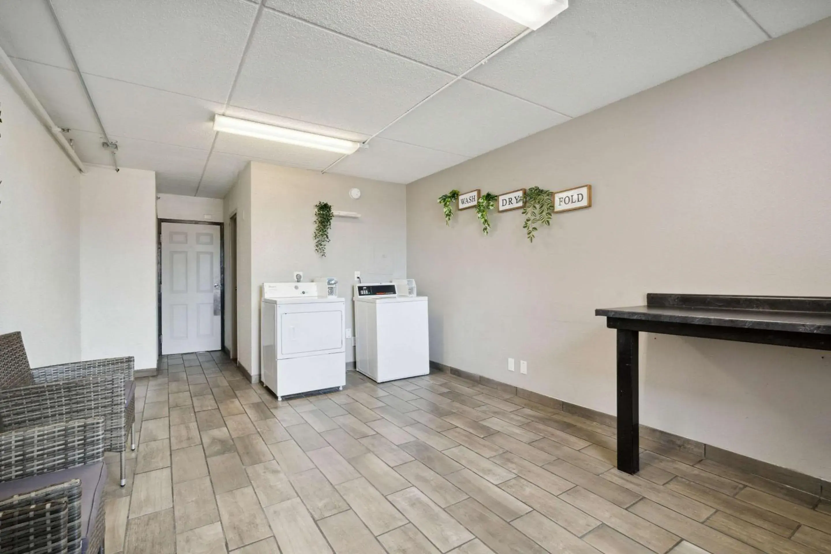 Other, Kitchen/Kitchenette in Econo Lodge Inn & Suites