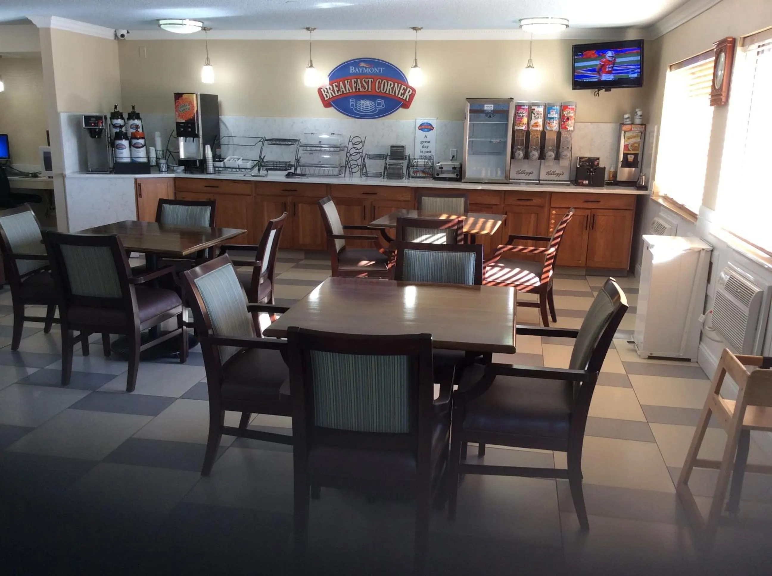 Dining area in Baymont by Wyndham Ames