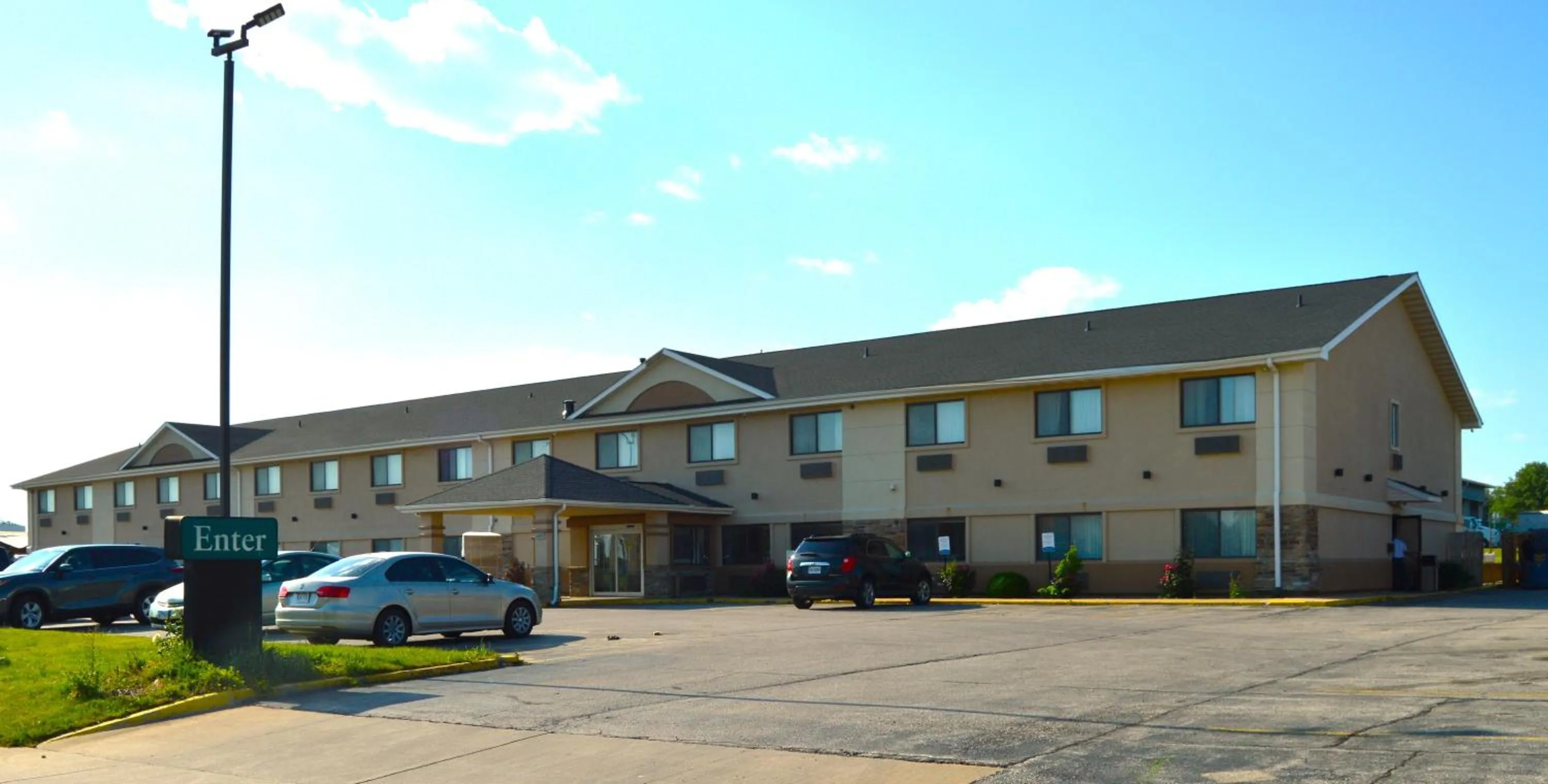 Property building in Quality Inn Coralville - Iowa River Landing
