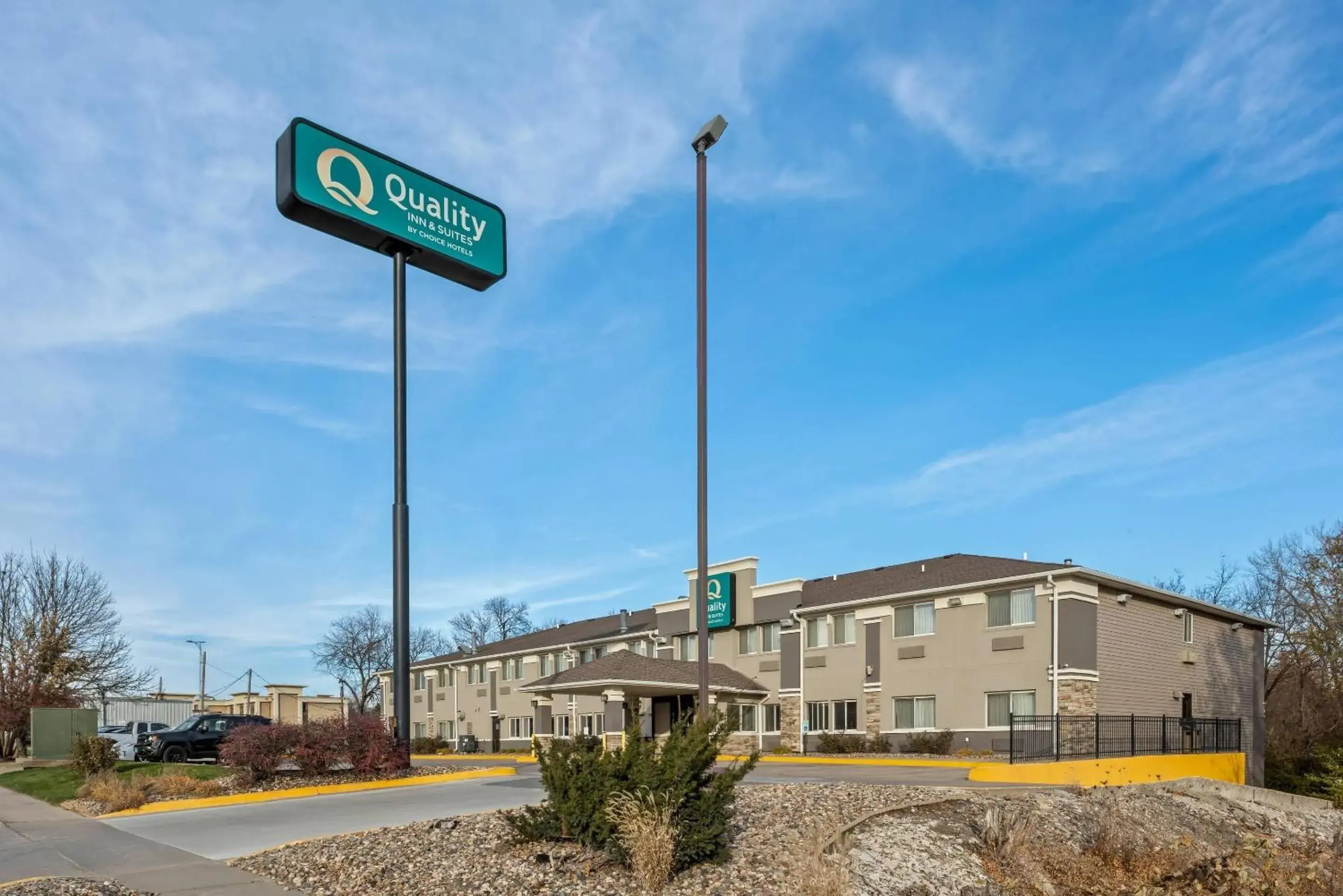 Quality Inn & Suites Des Moines Airport Quality Inn & Suites Des Moines Airport