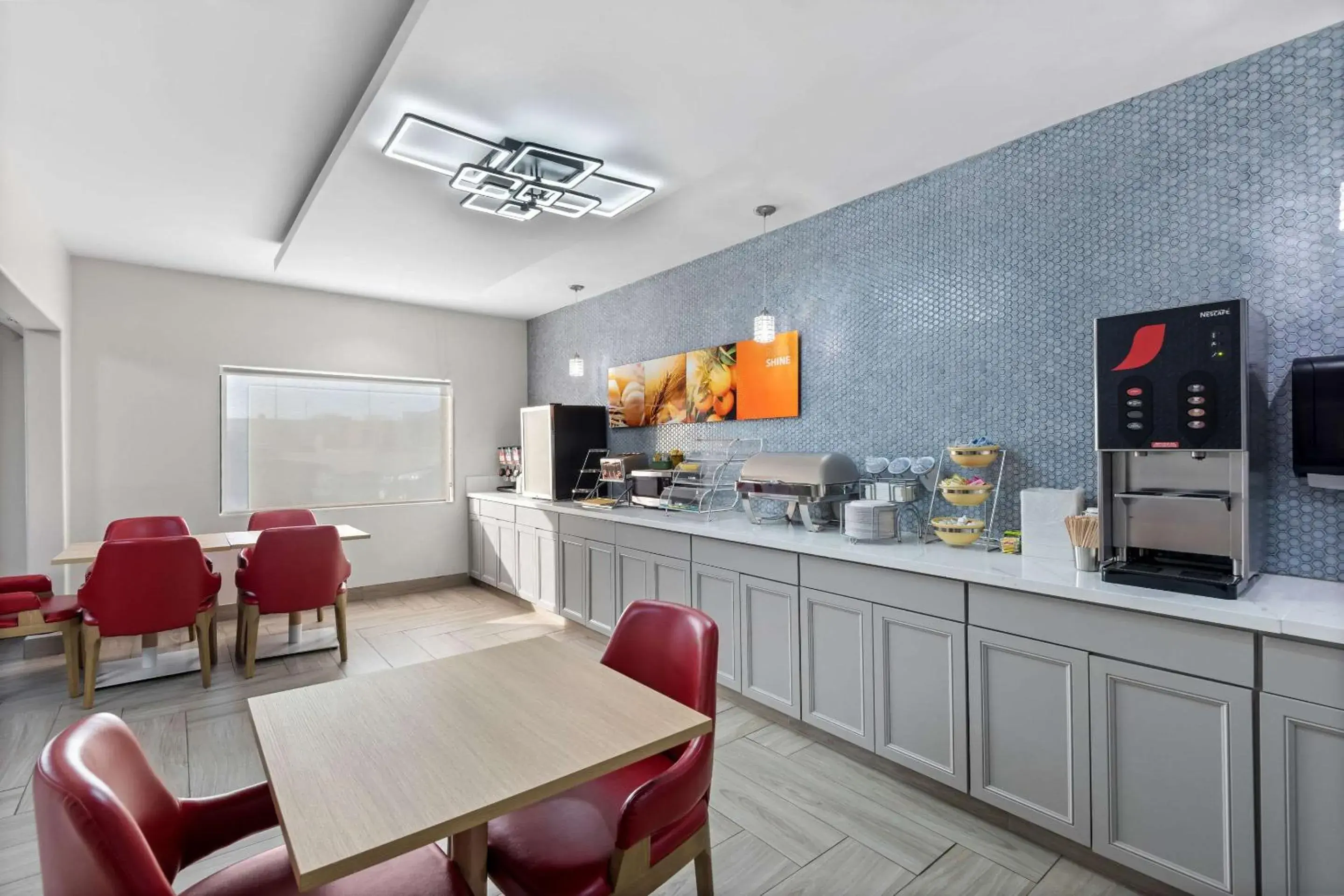 Breakfast in Comfort Inn & Suites Breakfast in Comfort Inn & Suites