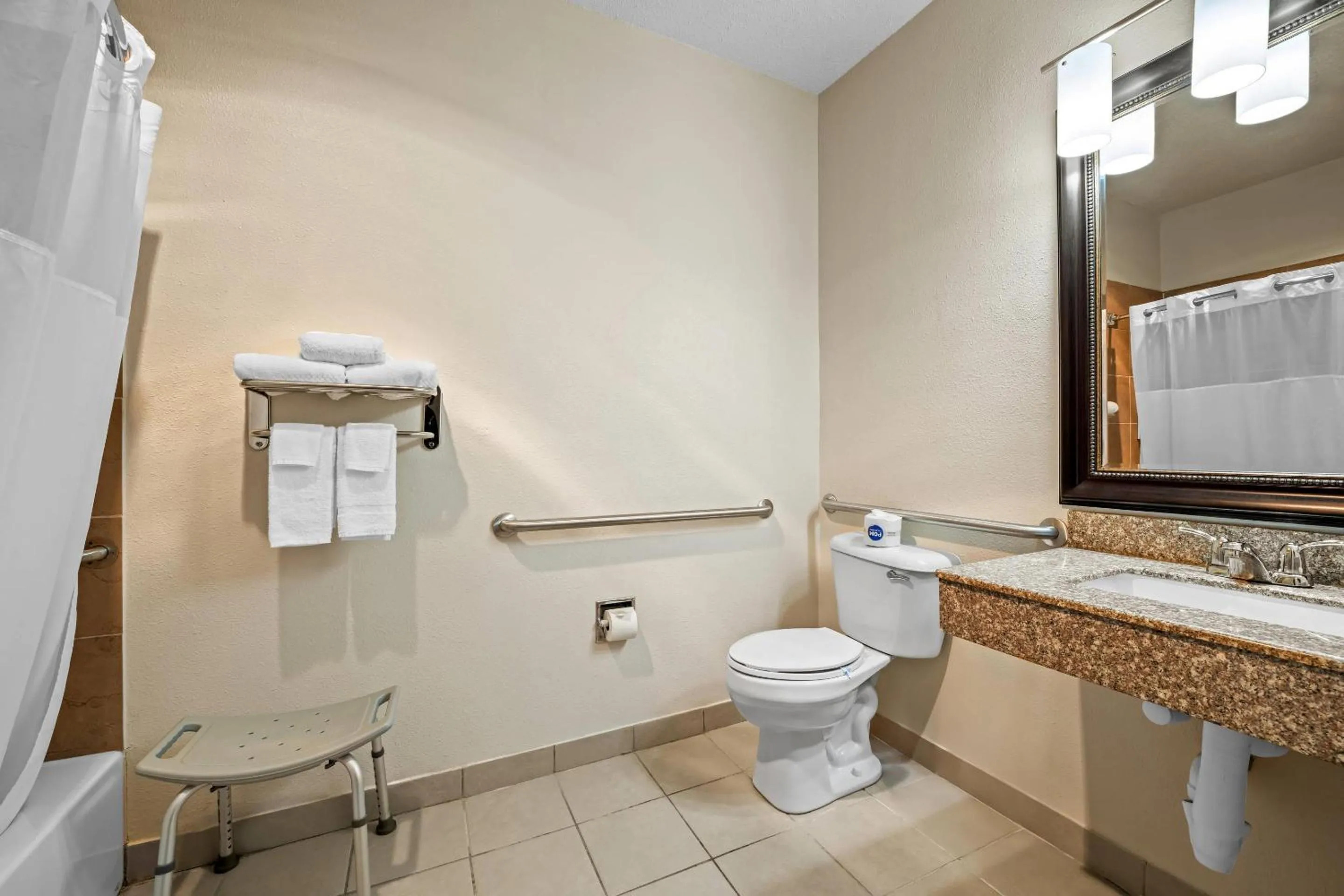 Bedroom in Quality Inn Dubuque on Hwy 20