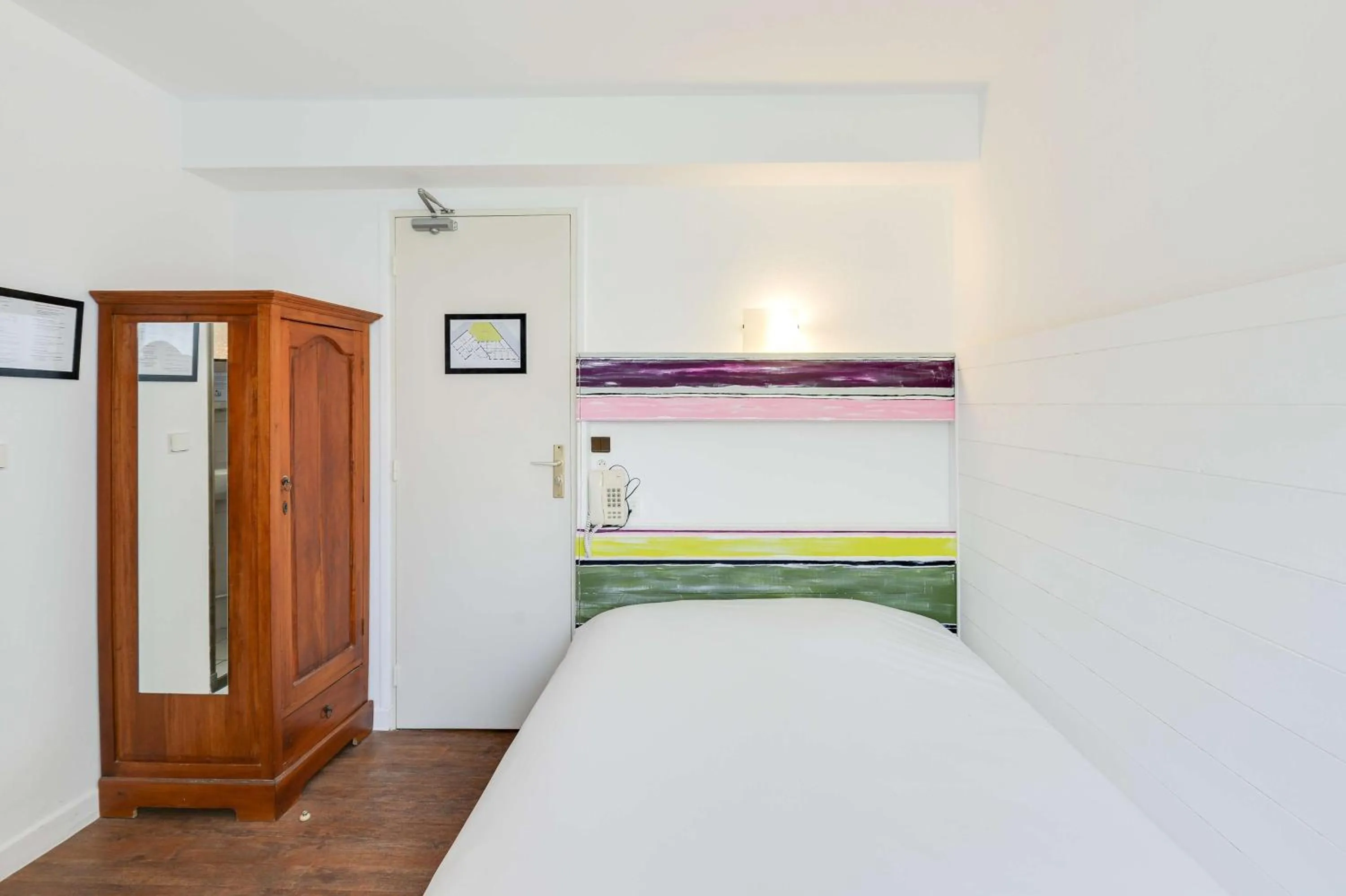 Bedroom, Bed in Brit Hotel Notre Dame