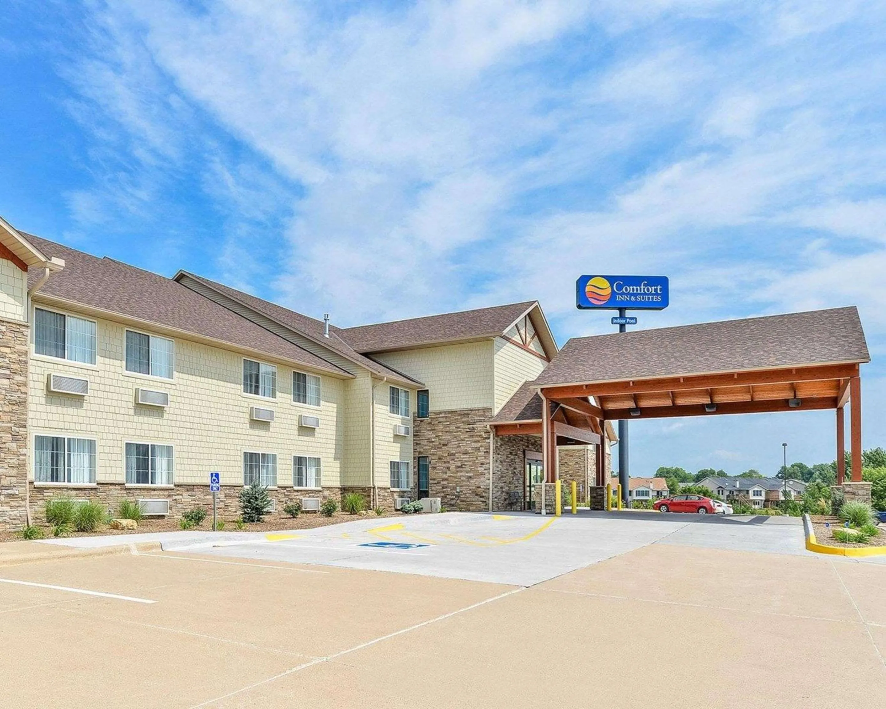 Property building in Comfort Inn & Suites Riverview near Davenport and I-80