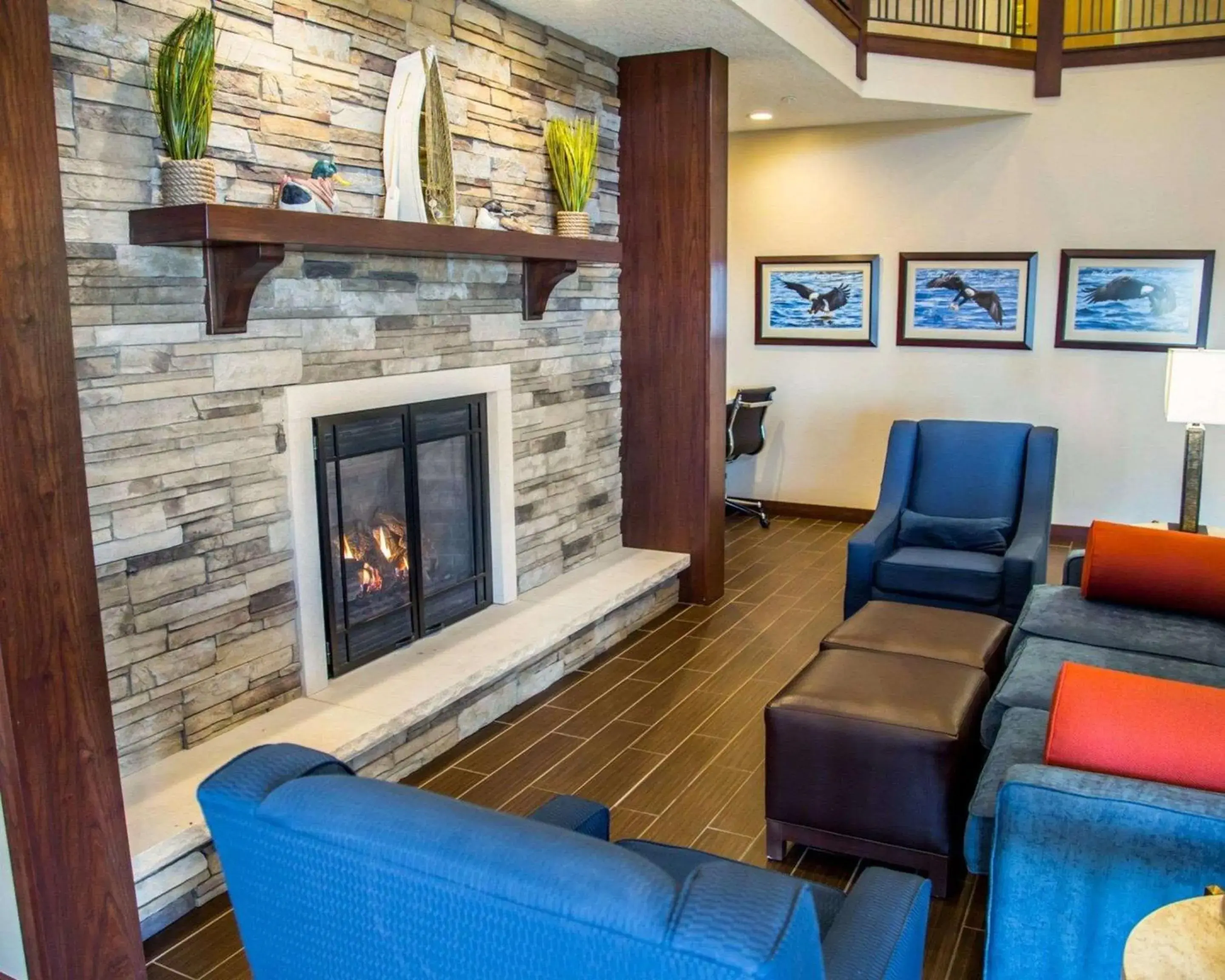 Lobby or reception in Comfort Inn & Suites Riverview near Davenport and I-80 Lobby or reception in Comfort Inn & Suites Riverview near Davenport and I-80