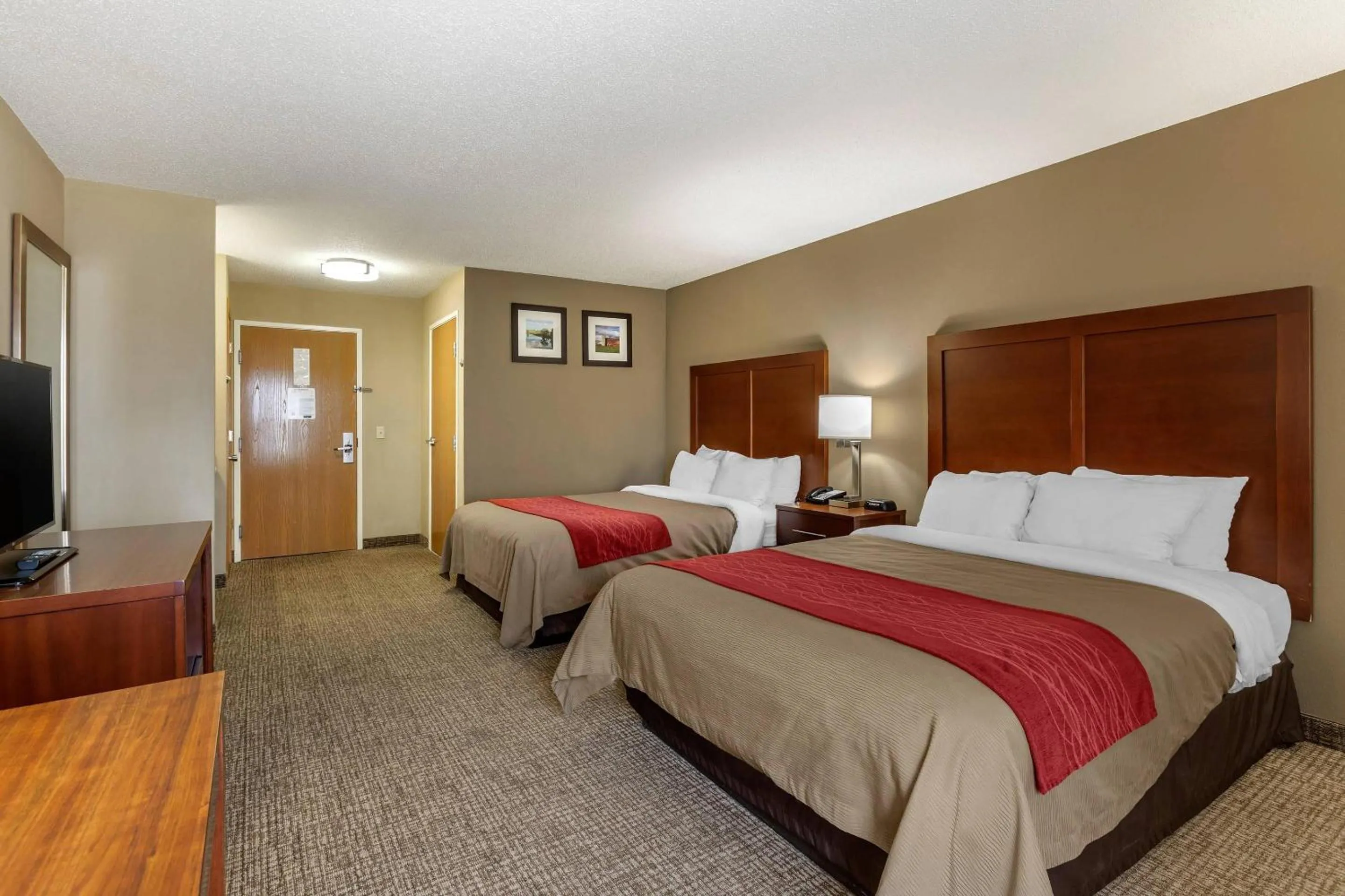 Bedroom, Bed in Comfort Inn Walcott near Davenport