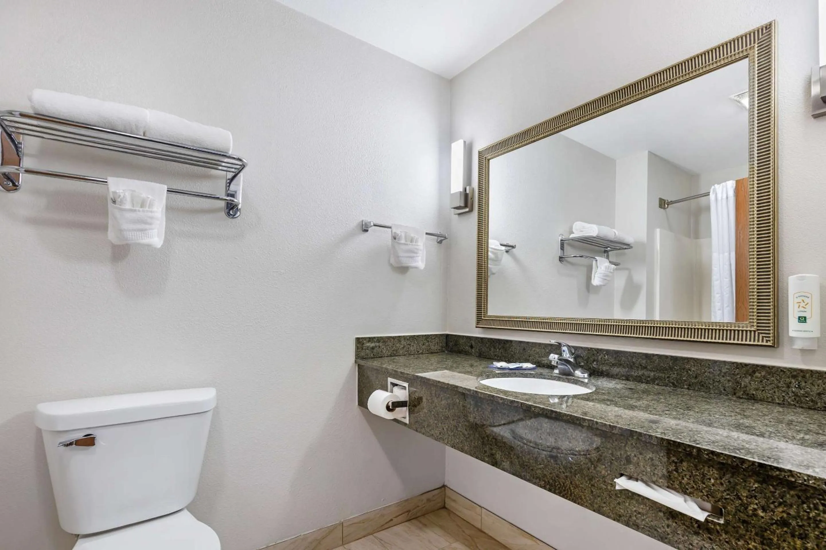 Bedroom in Quality Inn & Suites Fort Madison near Hwy 61