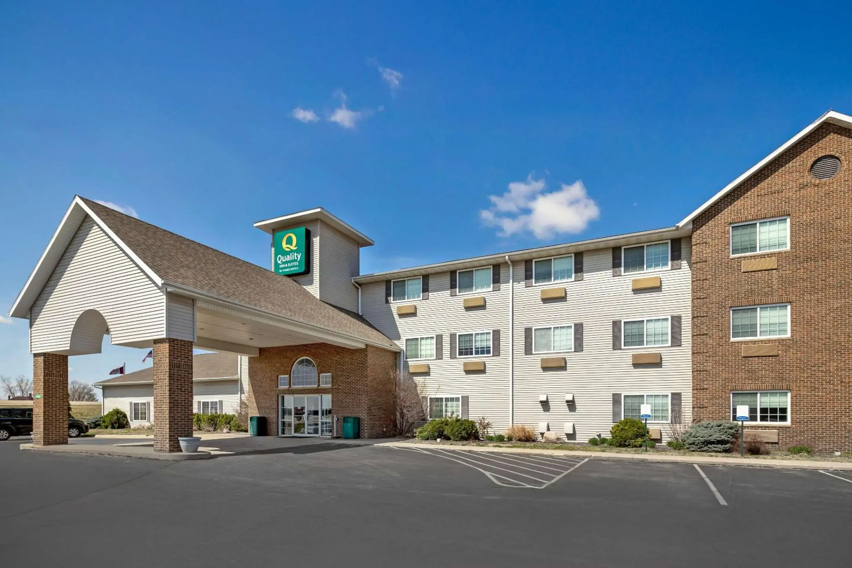 Quality Inn & Suites Fort Madison near Hwy 61 Quality Inn & Suites Fort Madison near Hwy 61