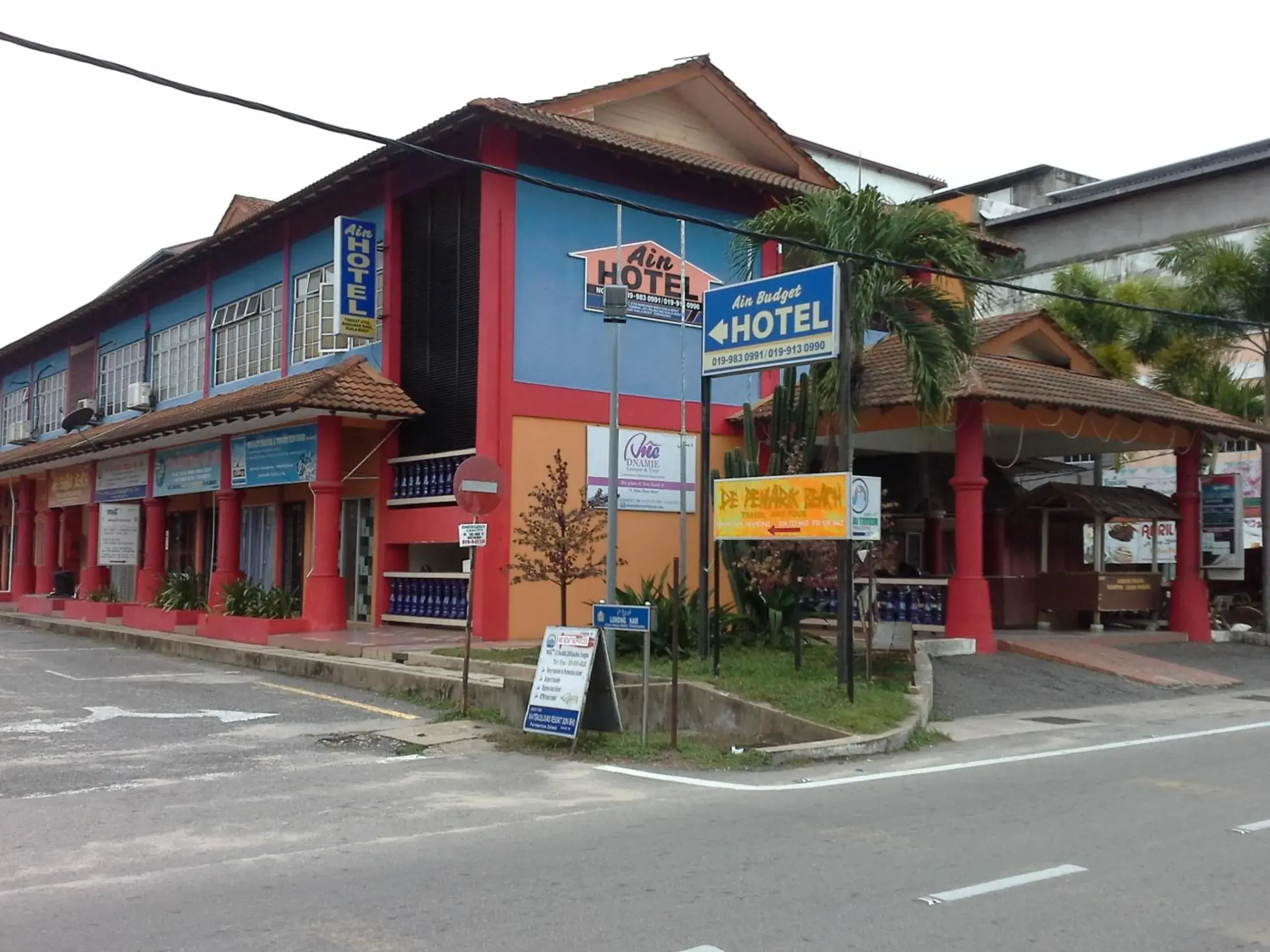 KUALA BESUT JETTY BUDGET HOTEL AIN - In front of Kuala Besut Jetty KUALA BESUT JETTY BUDGET HOTEL AIN - In front of Kuala Besut Jetty