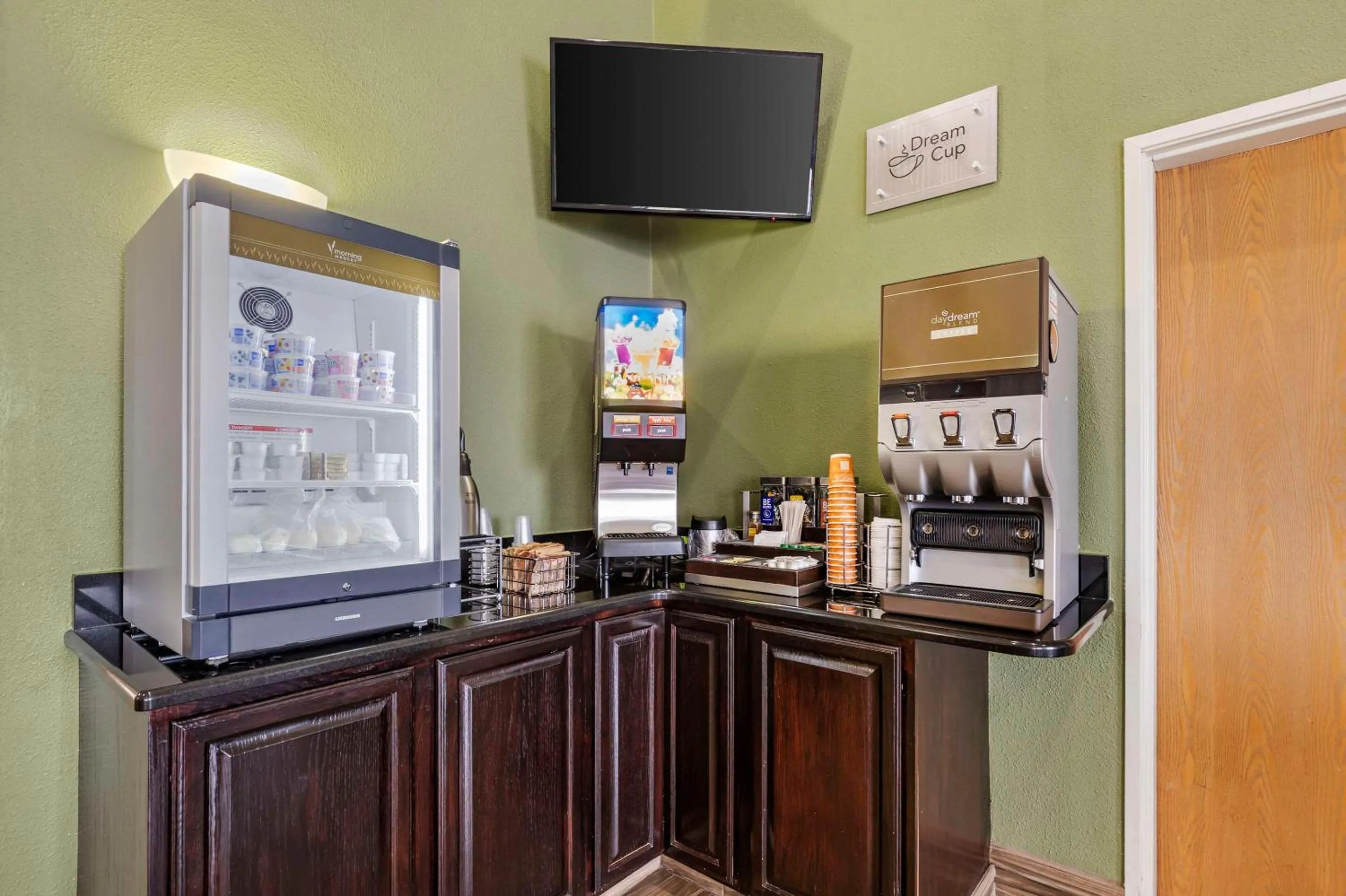 Breakfast in Sleep Inn & Suites Charles City