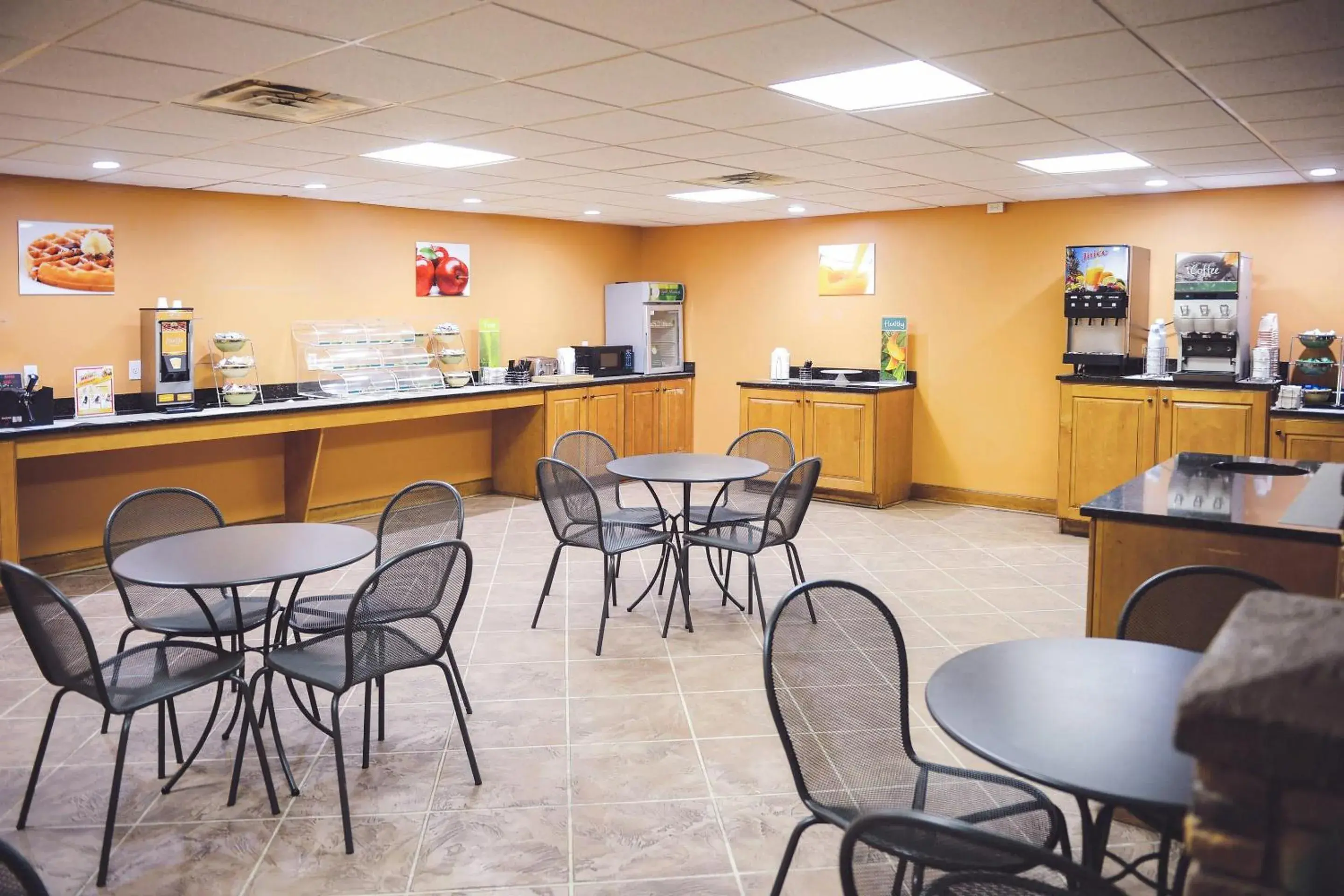 Breakfast in Quality Inn & Suites Ames Conference Center Near ISU Campus Breakfast in Quality Inn & Suites Ames Conference Center Near ISU Campus