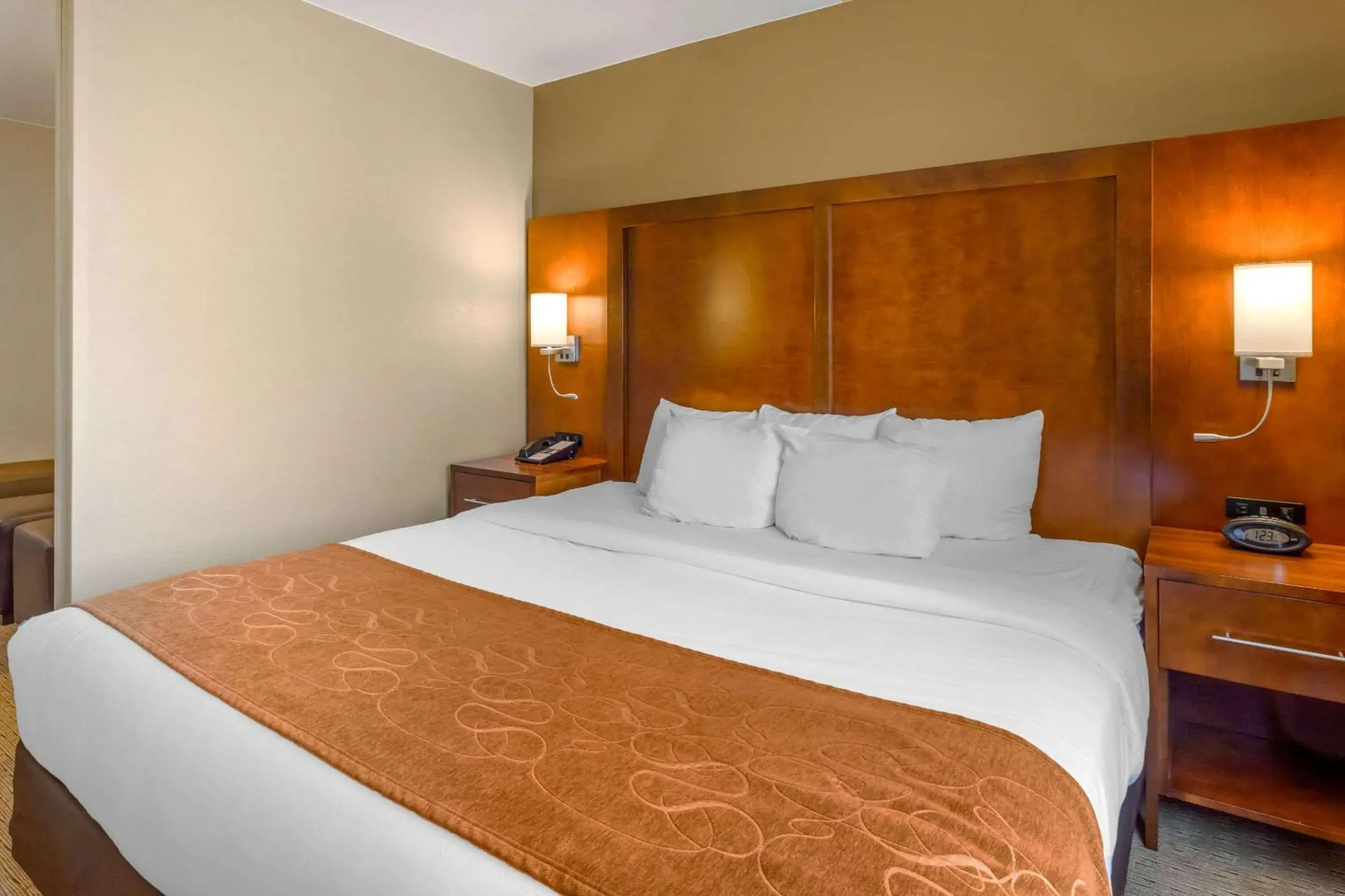 Photo of the whole room, Bed in Comfort Suites Burlington Photo of the whole room, Bed in Comfort Suites Burlington