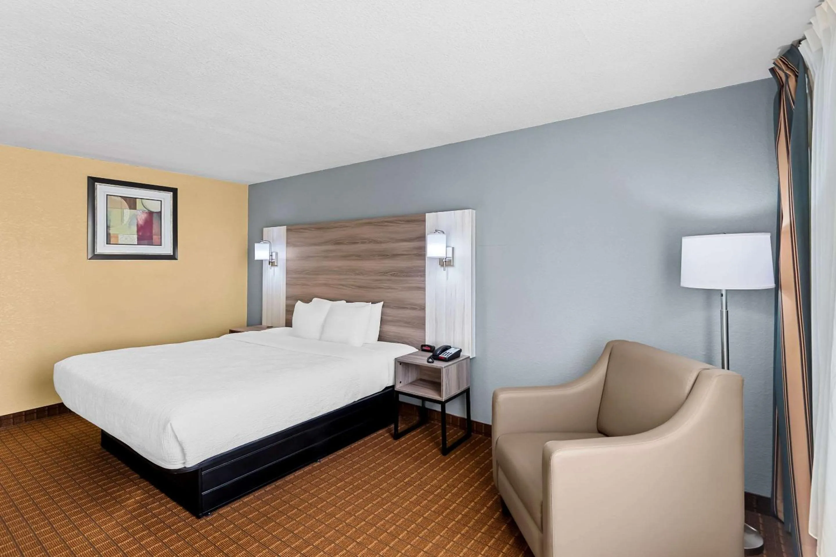 Bedroom, Bed in Quality Inn Fort Dodge