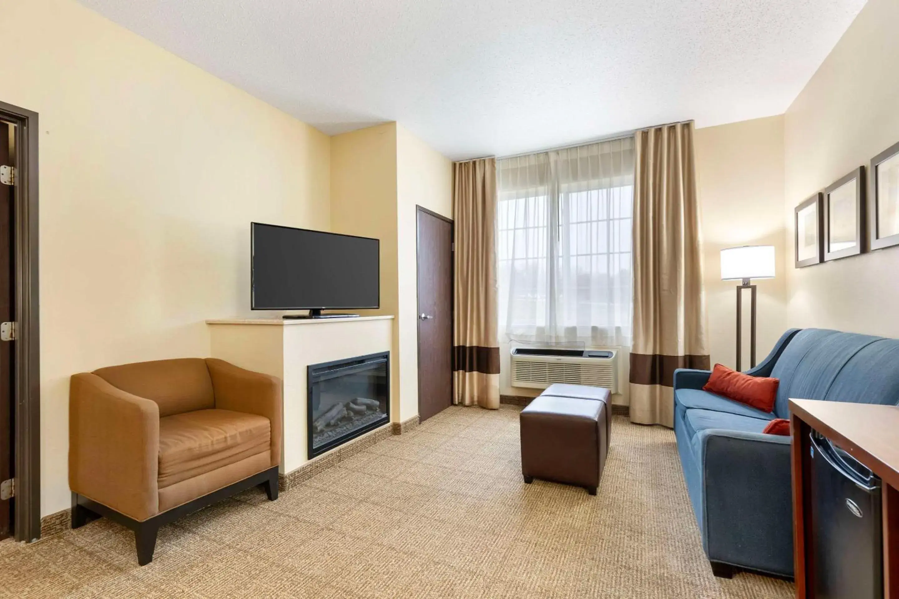 Bedroom in Comfort Suites Bedroom in Comfort Suites