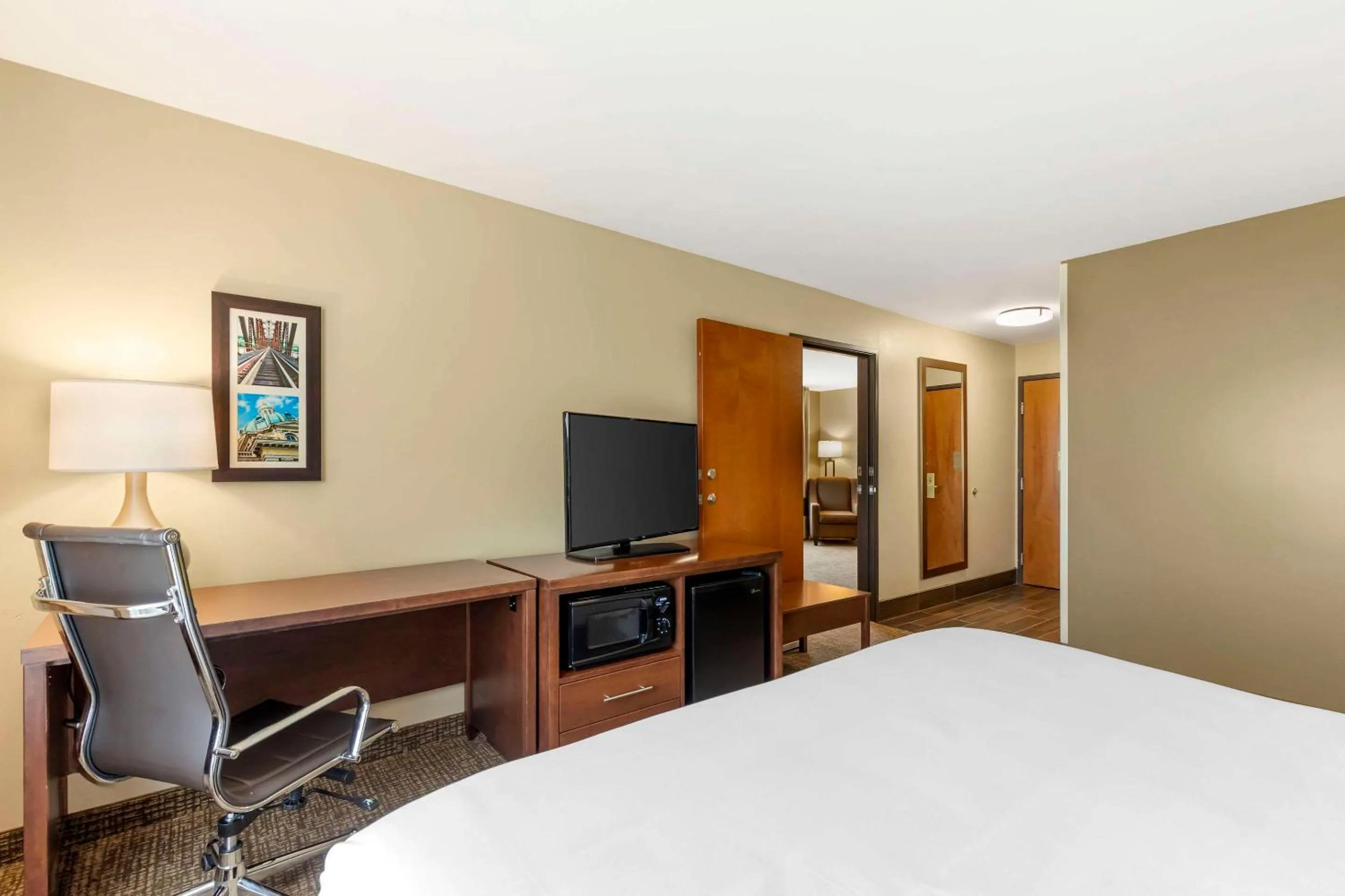 Bedroom, Bed in Comfort Inn & Suites Grinnell near I-80
