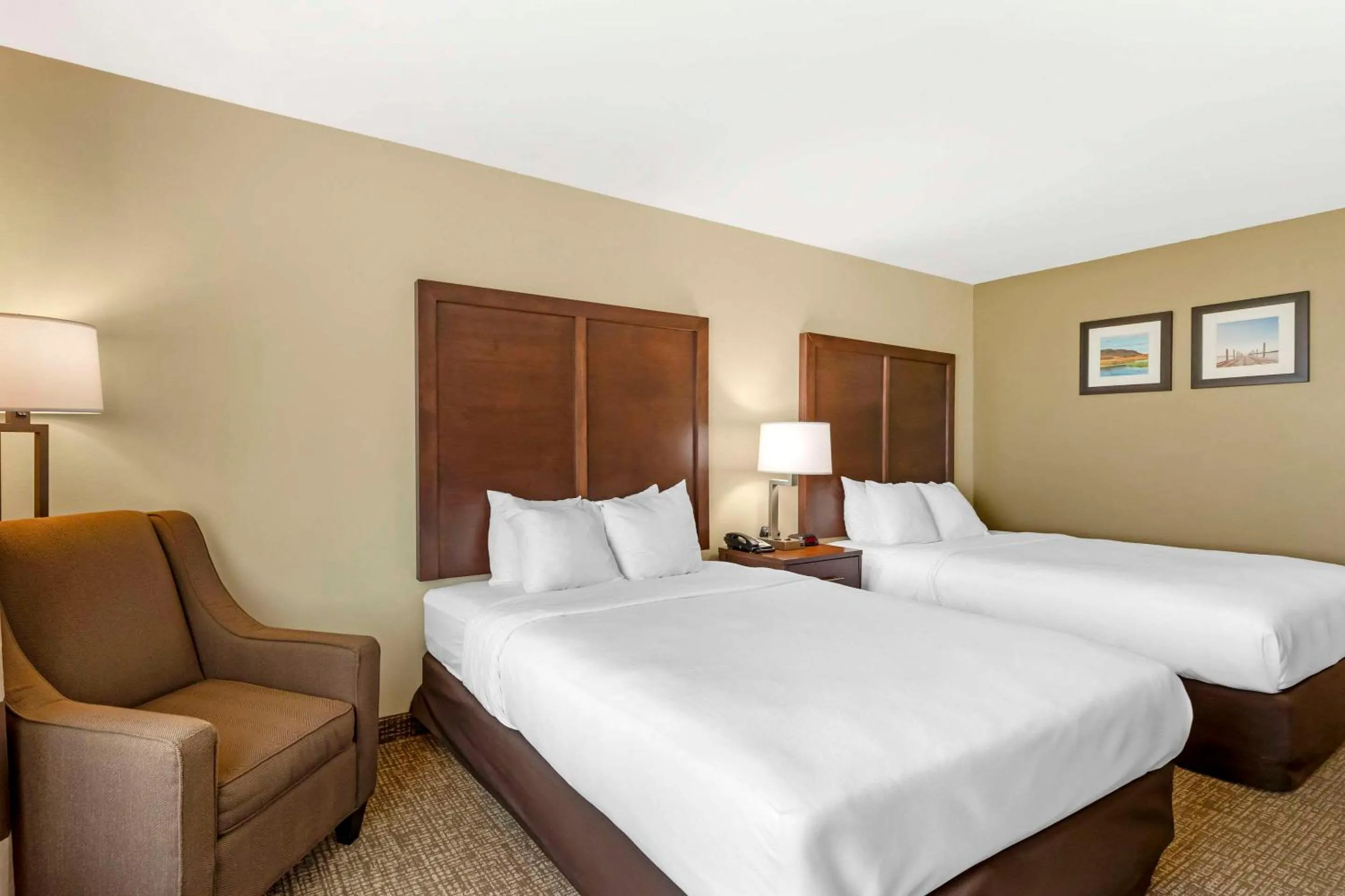 Bedroom, Bed in Comfort Inn & Suites Grinnell near I-80