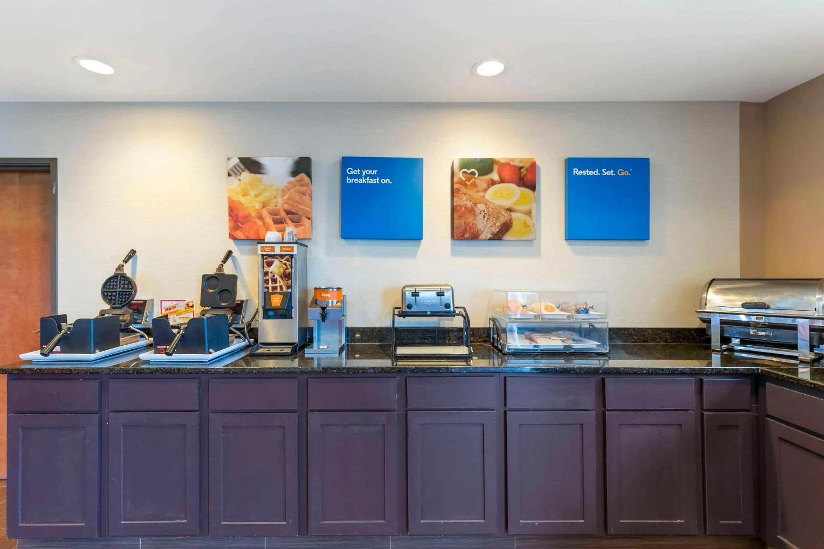 Breakfast in Comfort Inn & Suites Grinnell near I-80