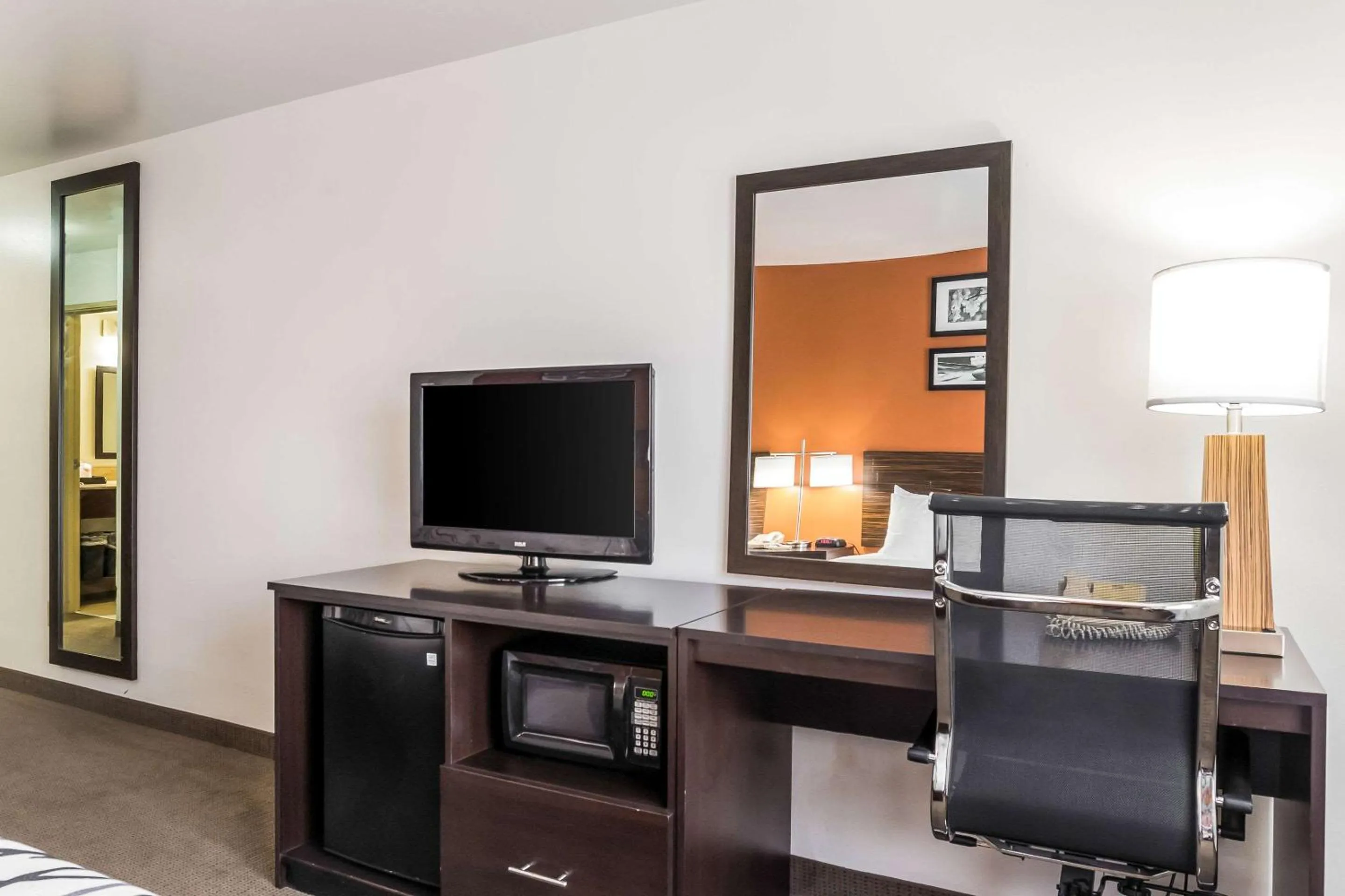 Photo of the whole room in Sleep Inn & Suites North Liberty - Liberty City