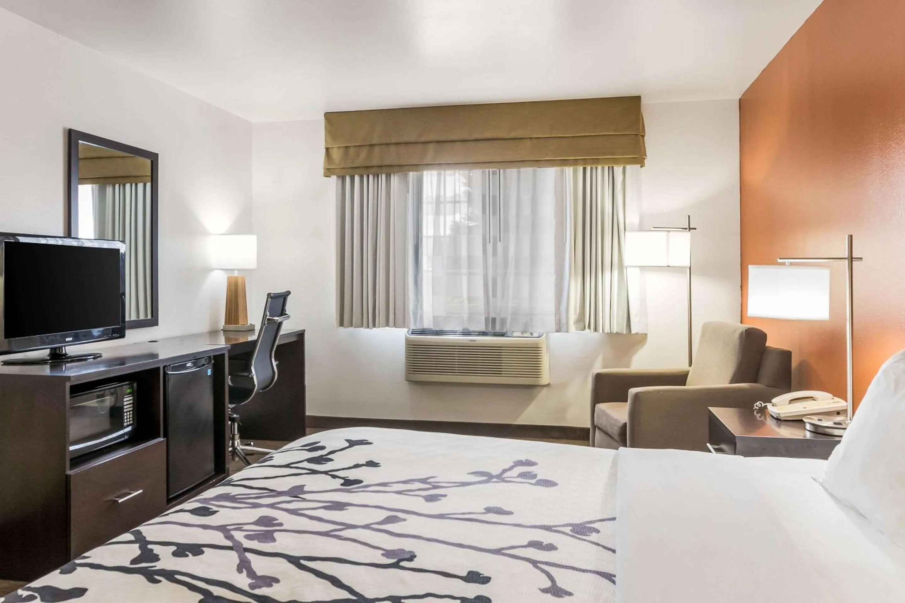 Photo of the whole room, Bed in Sleep Inn & Suites North Liberty - Liberty City