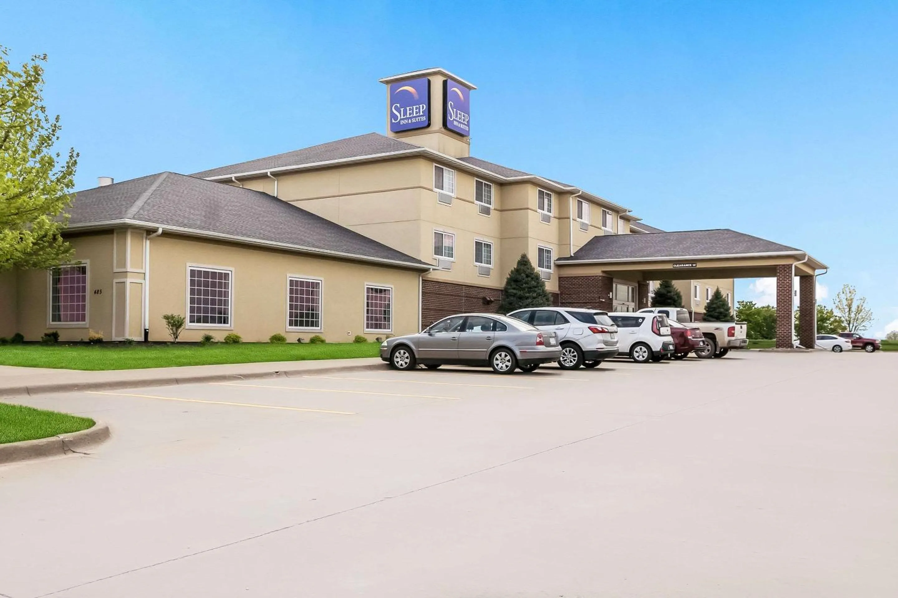 Property building in Sleep Inn & Suites North Liberty - Liberty City