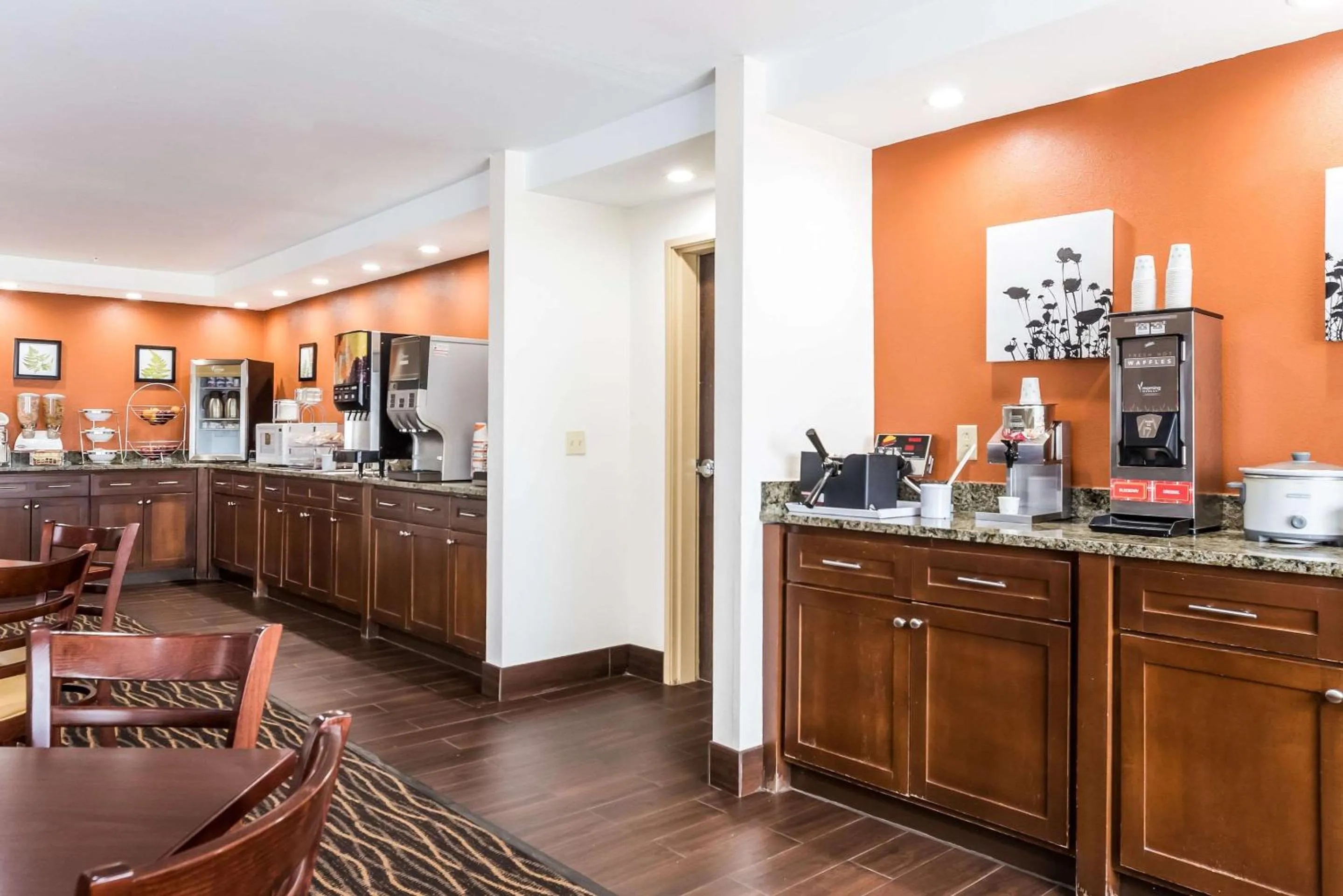 Restaurant/places to eat in Sleep Inn & Suites North Liberty - Liberty City