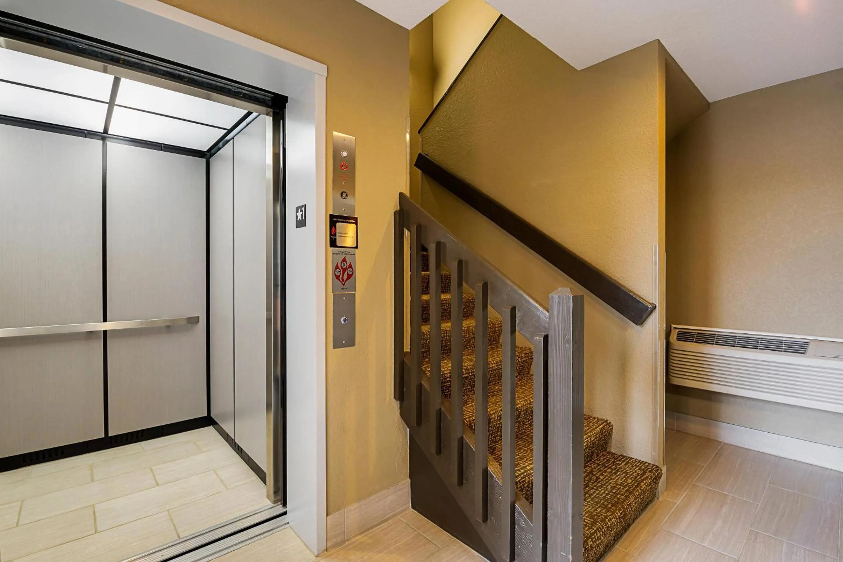 Lobby or reception in Quality Inn Waverly