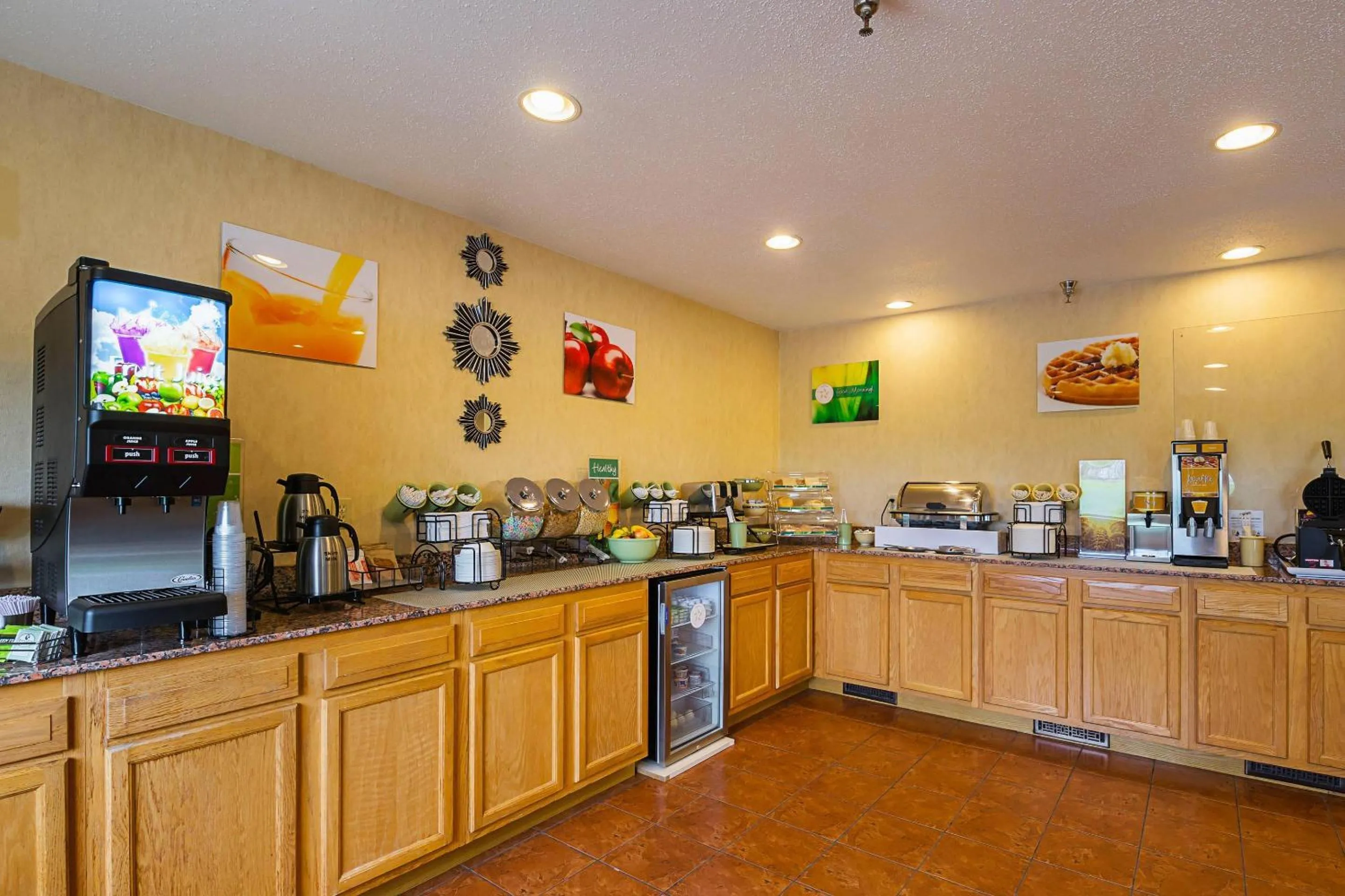 Breakfast in Quality Inn Waverly