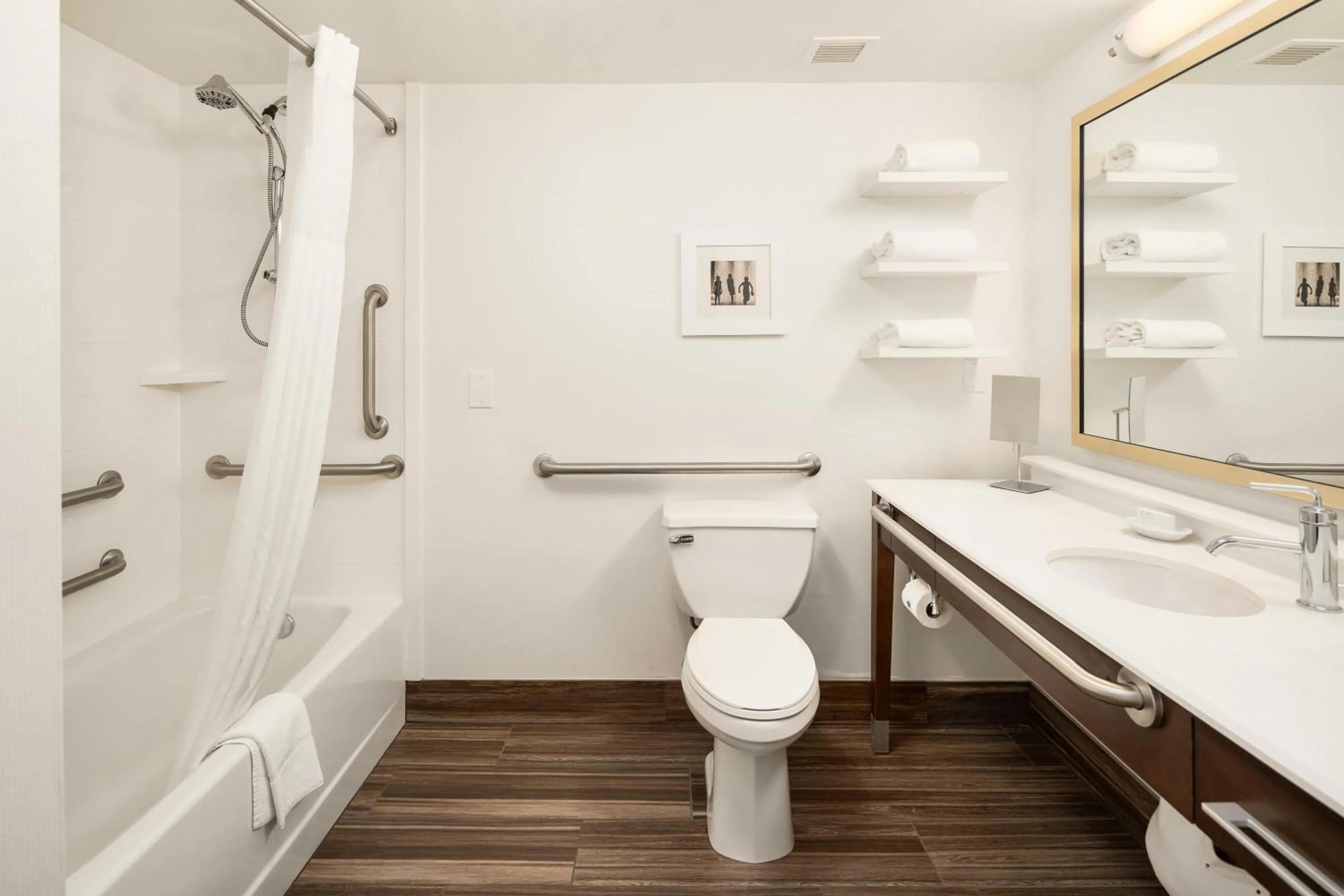 Bathroom in Hampton Inn & Suites Seattle North/Lynnwood