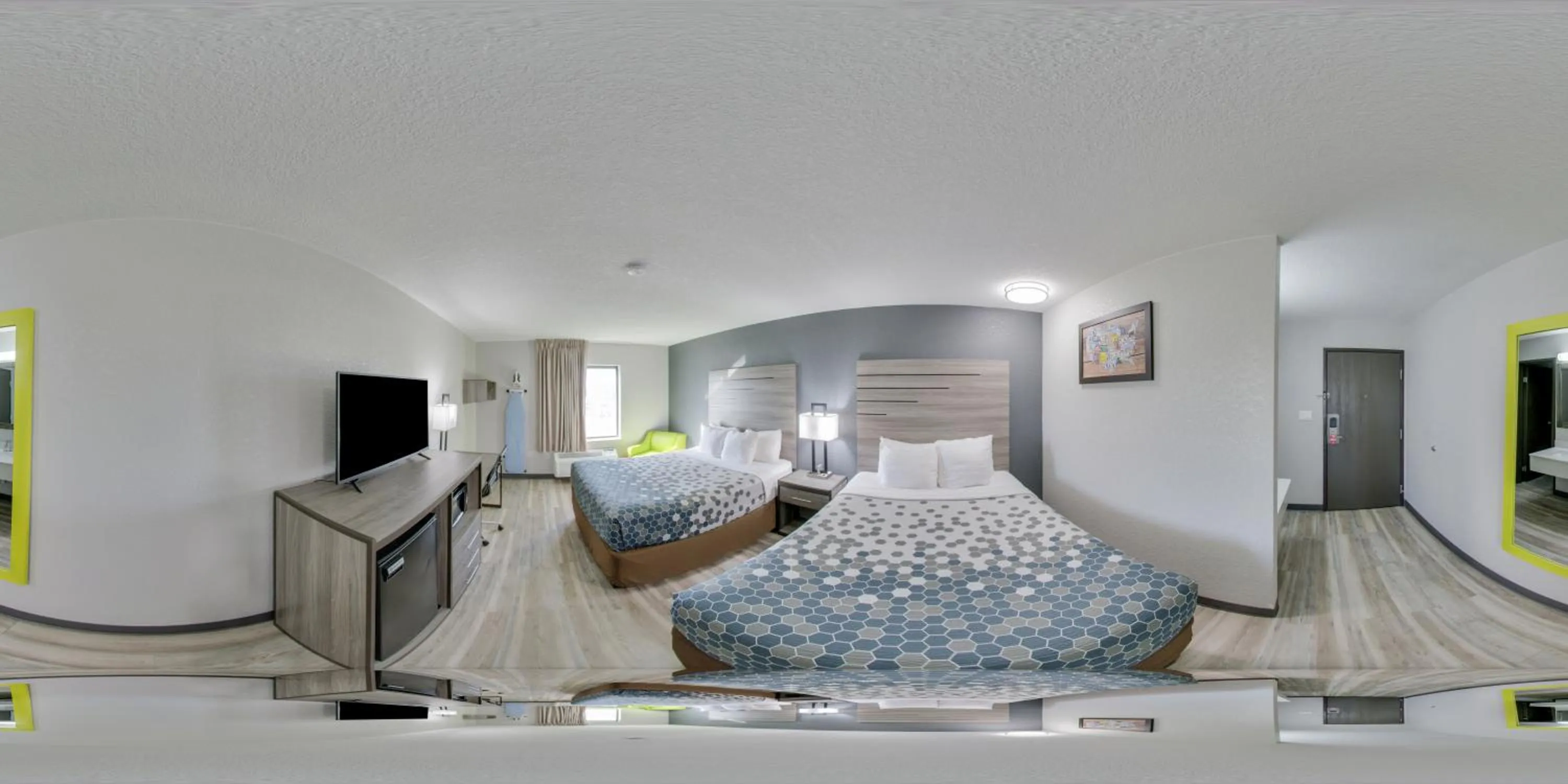 Bed in Sonesta Essential Des Moines