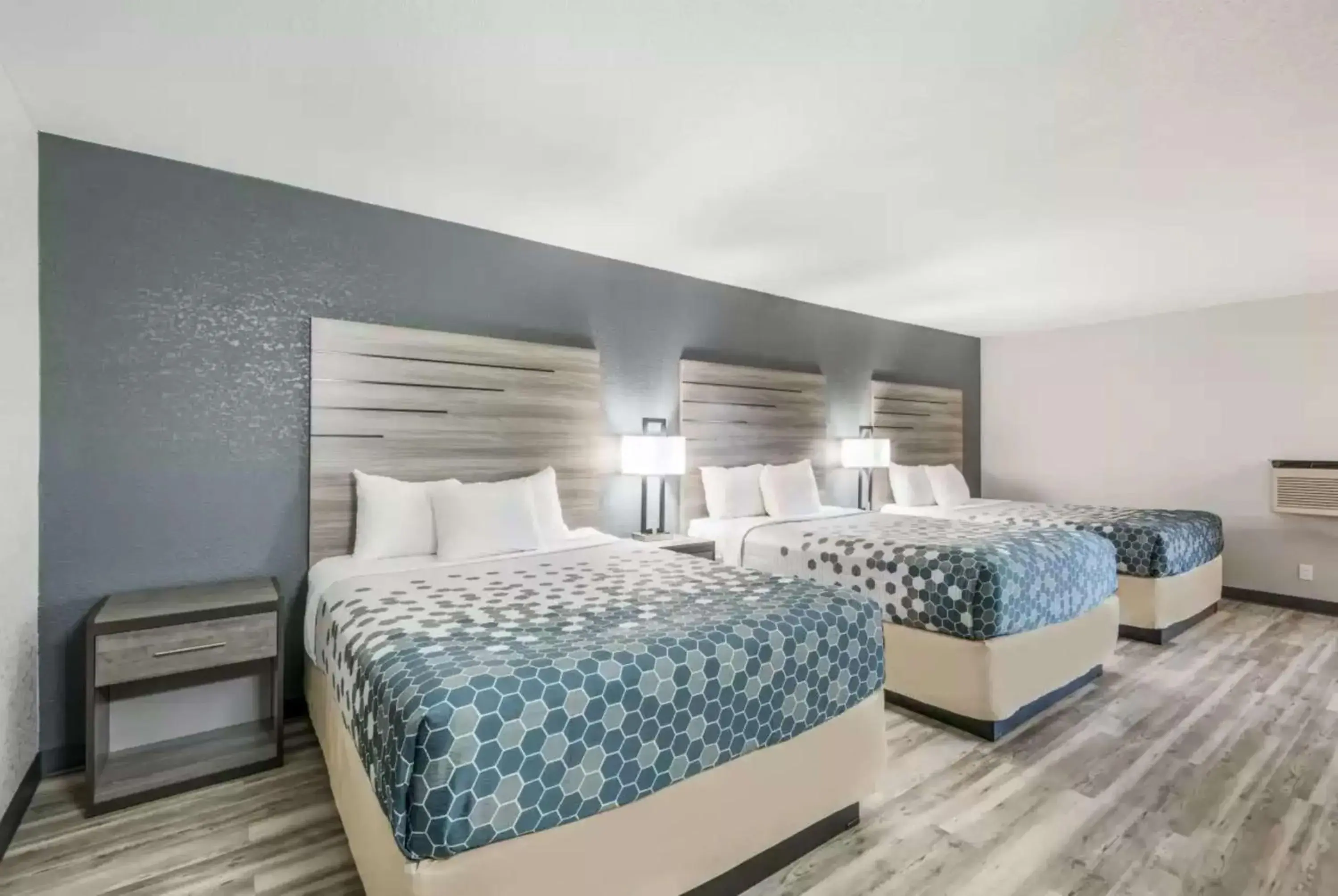 Bedroom, Bed in Sonesta Essential Des Moines Bedroom, Bed in Sonesta Essential Des Moines