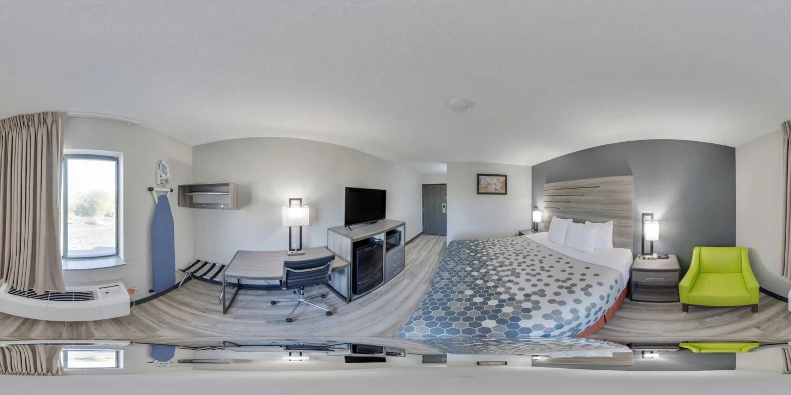 Bed in Sonesta Essential Des Moines