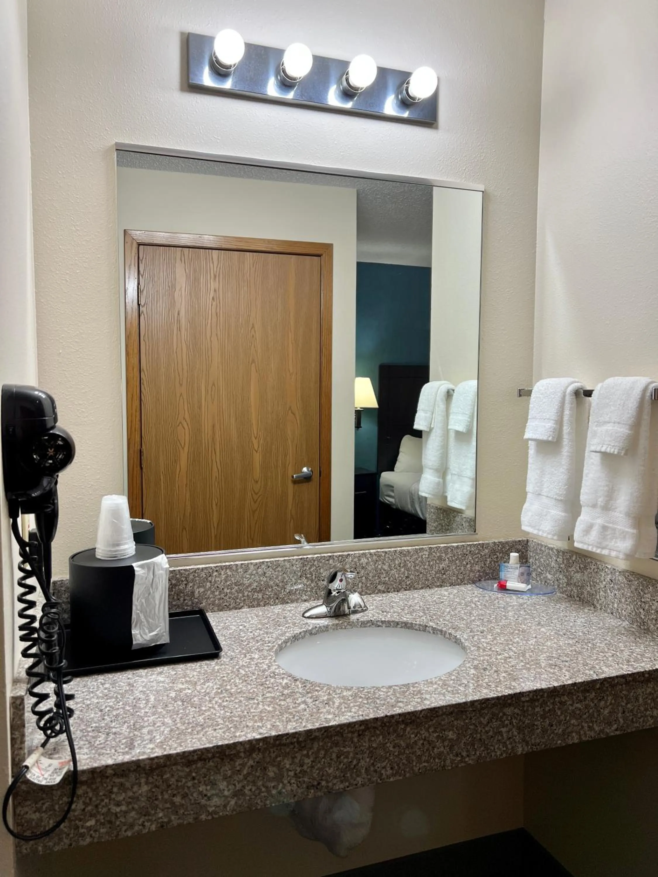 Reston Inn & Suites