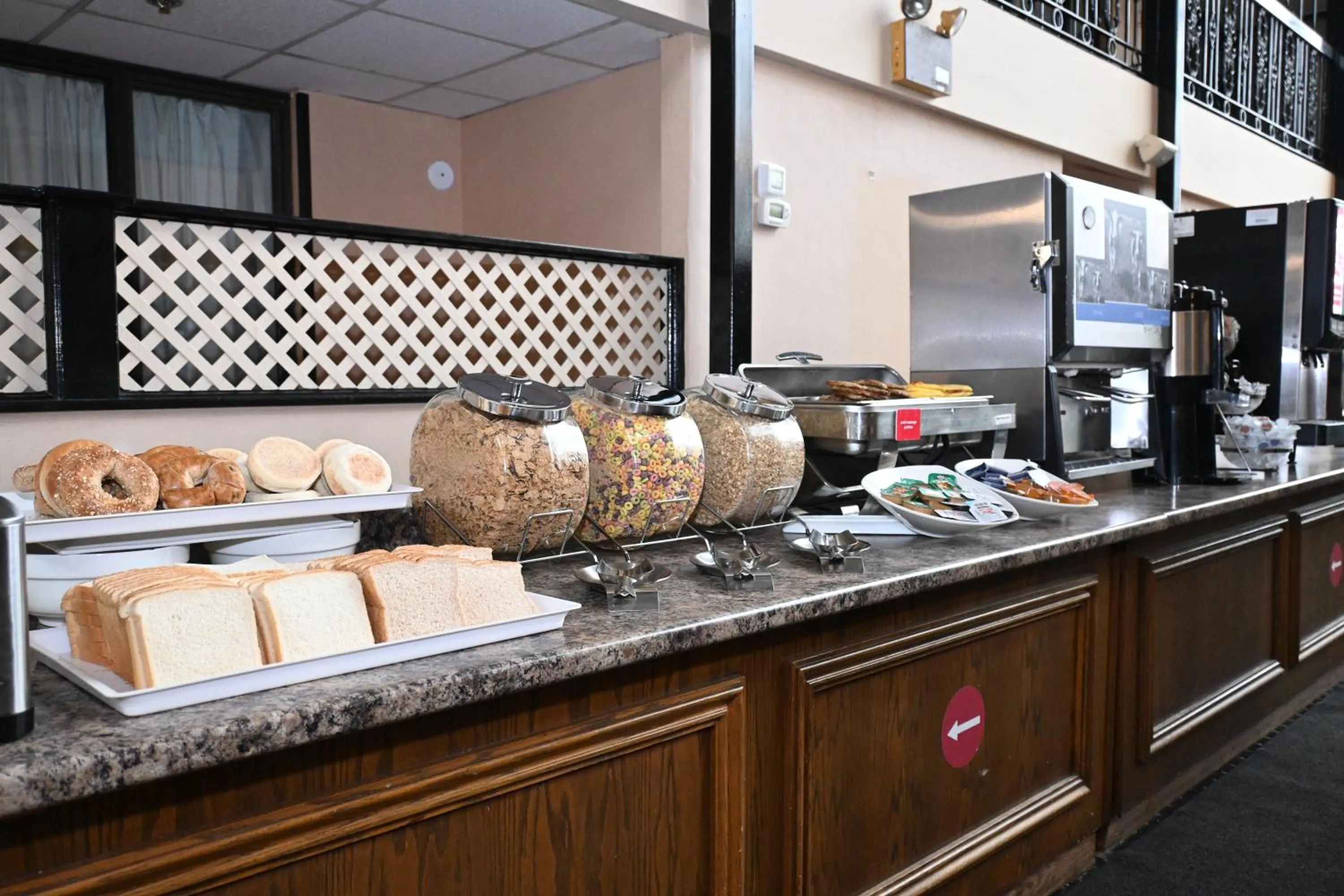 Breakfast in Clifton Victoria Inn at the Falls