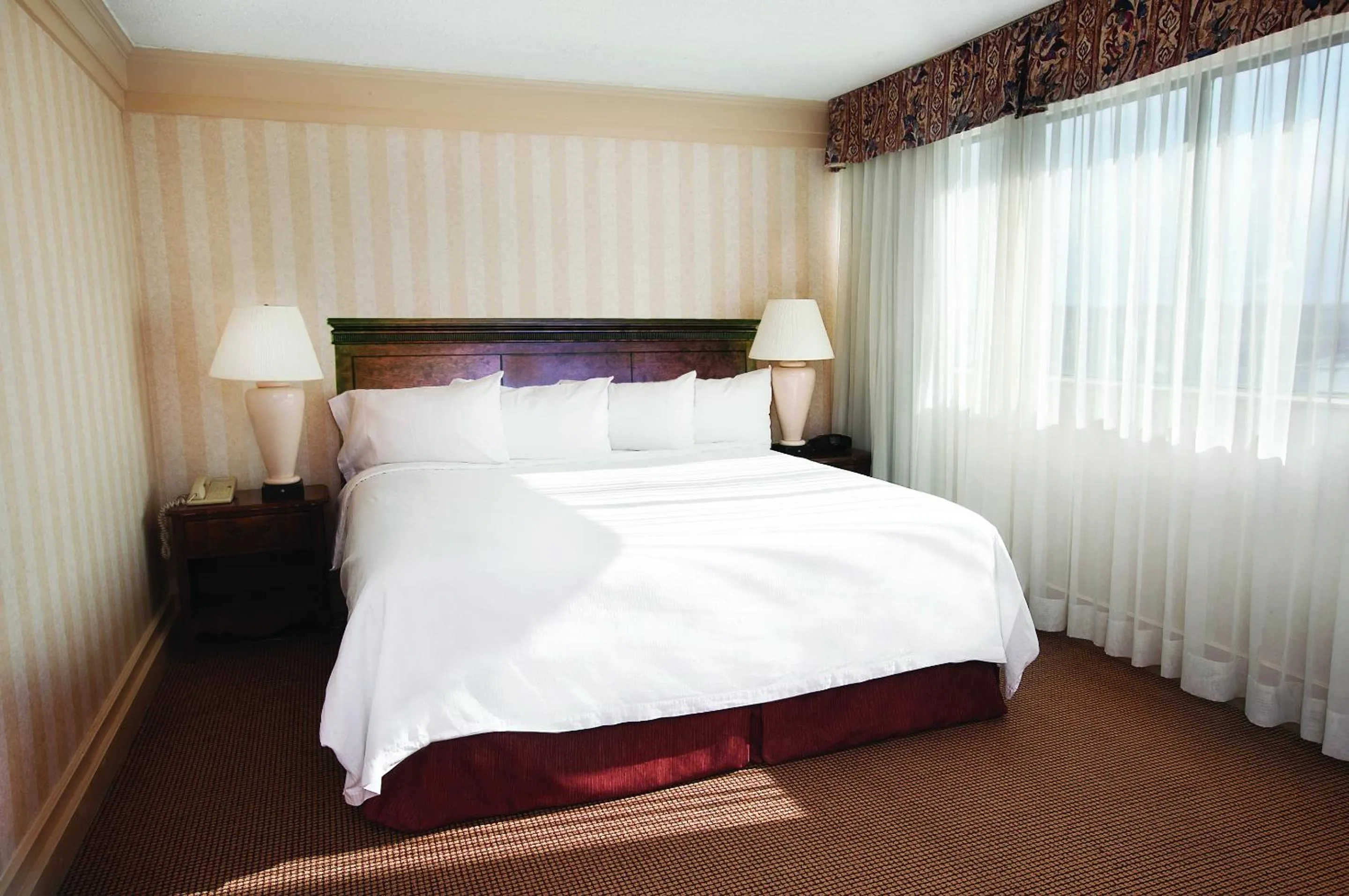 Bedroom, Bed in Clifton Victoria Inn at the Falls