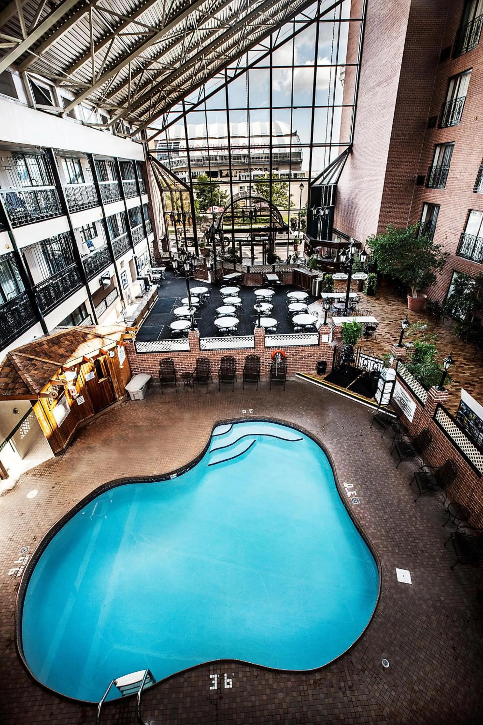 Swimming pool in Clifton Victoria Inn at the Falls