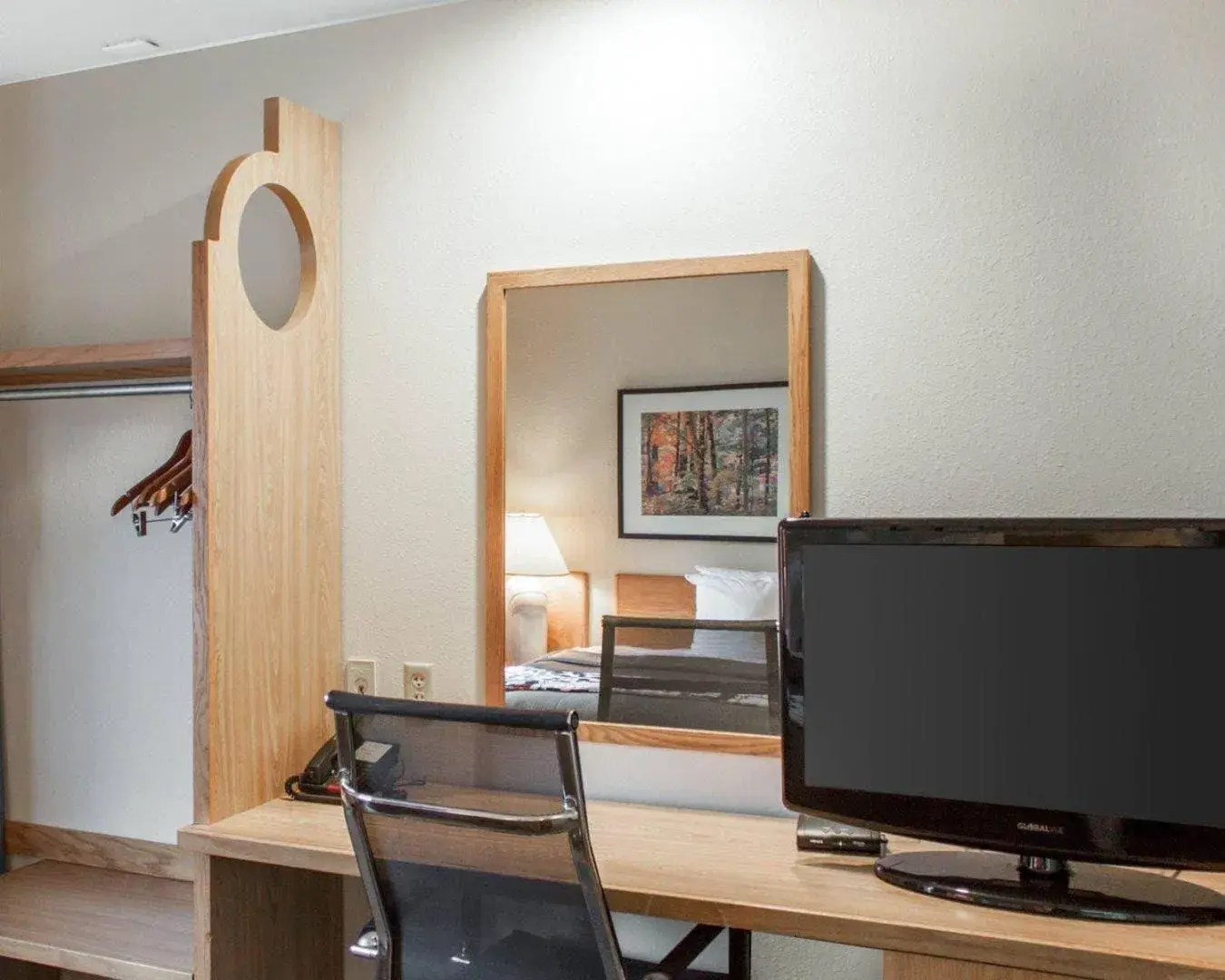 Bedroom in Rodeway Inn Boise Airport Bedroom in Rodeway Inn Boise Airport