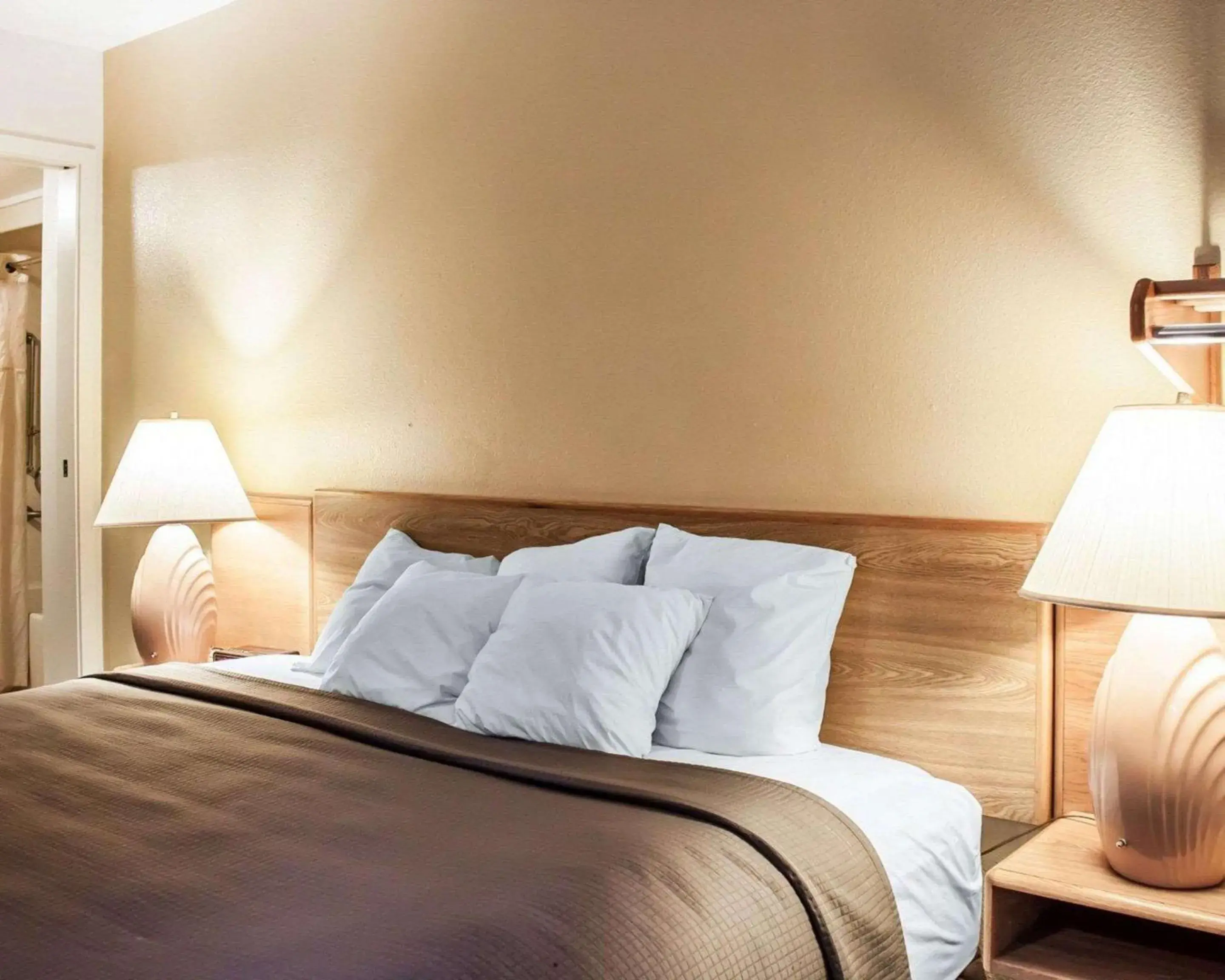 Bed in Rodeway Inn Boise Airport Bed in Rodeway Inn Boise Airport