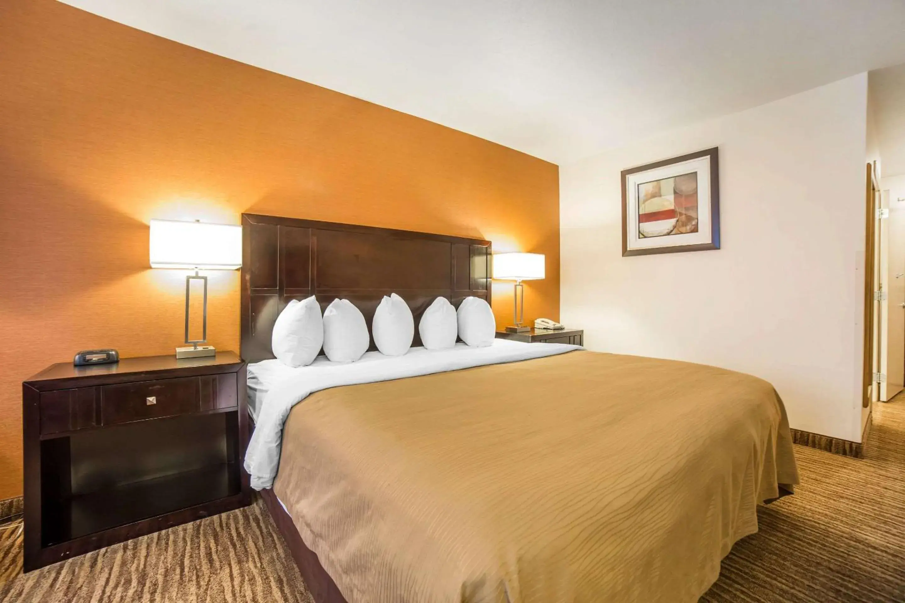 Bedroom, Bed in Quality Inn Post Falls - Coeur d'Alene Bedroom, Bed in Quality Inn Post Falls - Coeur d'Alene