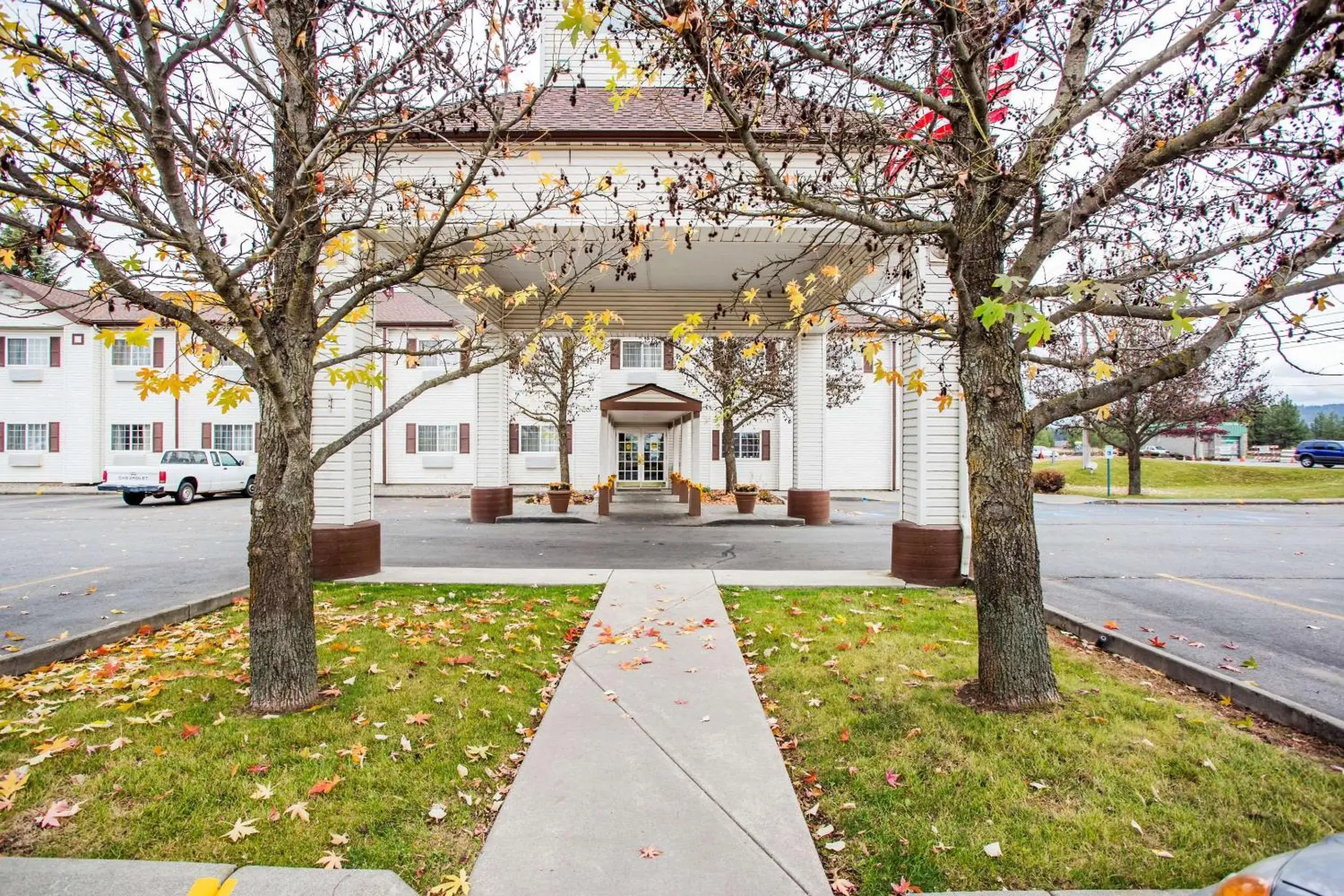 Property building in Quality Inn Post Falls - Coeur d'Alene Property building in Quality Inn Post Falls - Coeur d'Alene