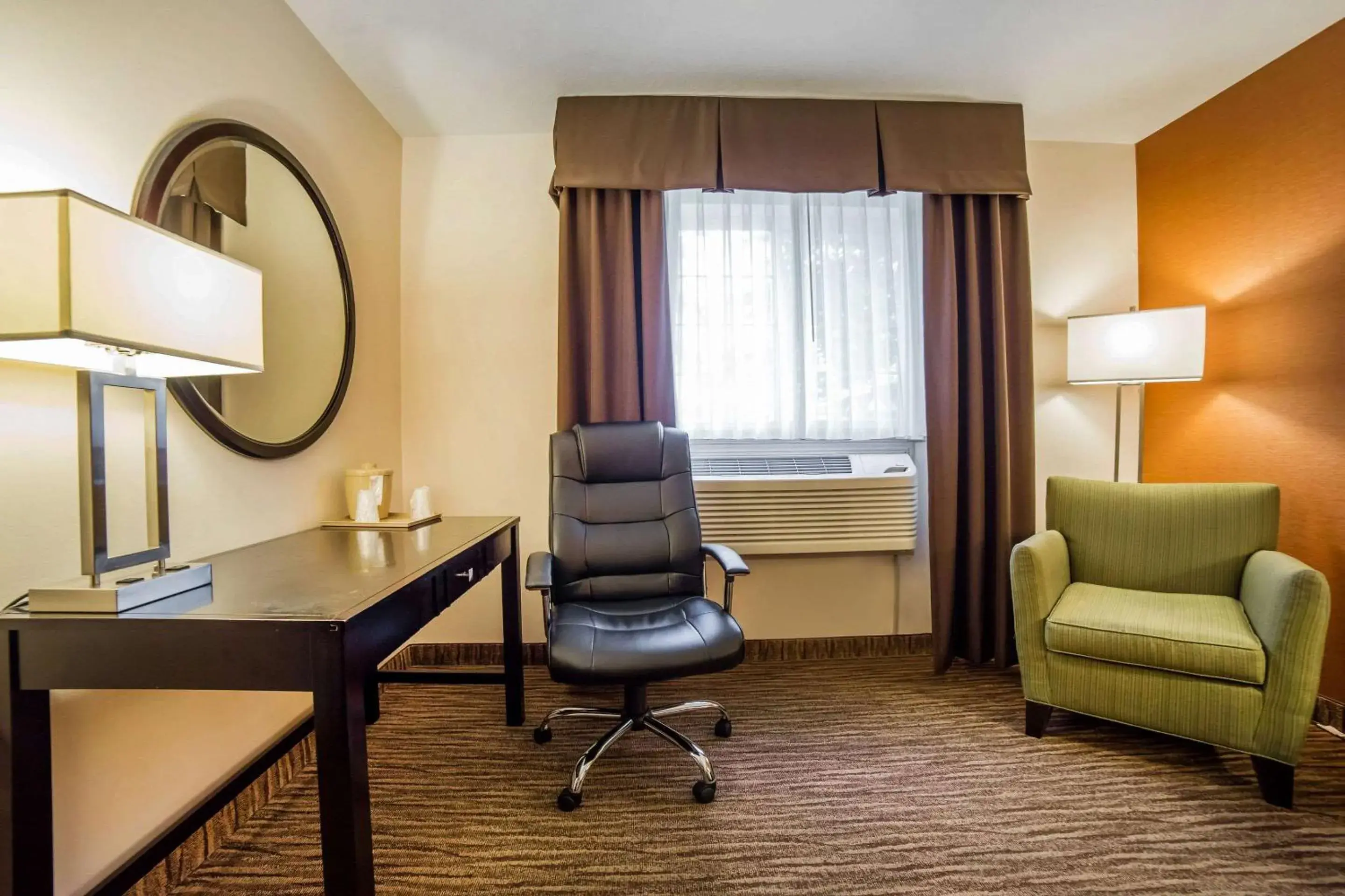 Bedroom in Quality Inn Post Falls - Coeur d'Alene Bedroom in Quality Inn Post Falls - Coeur d'Alene
