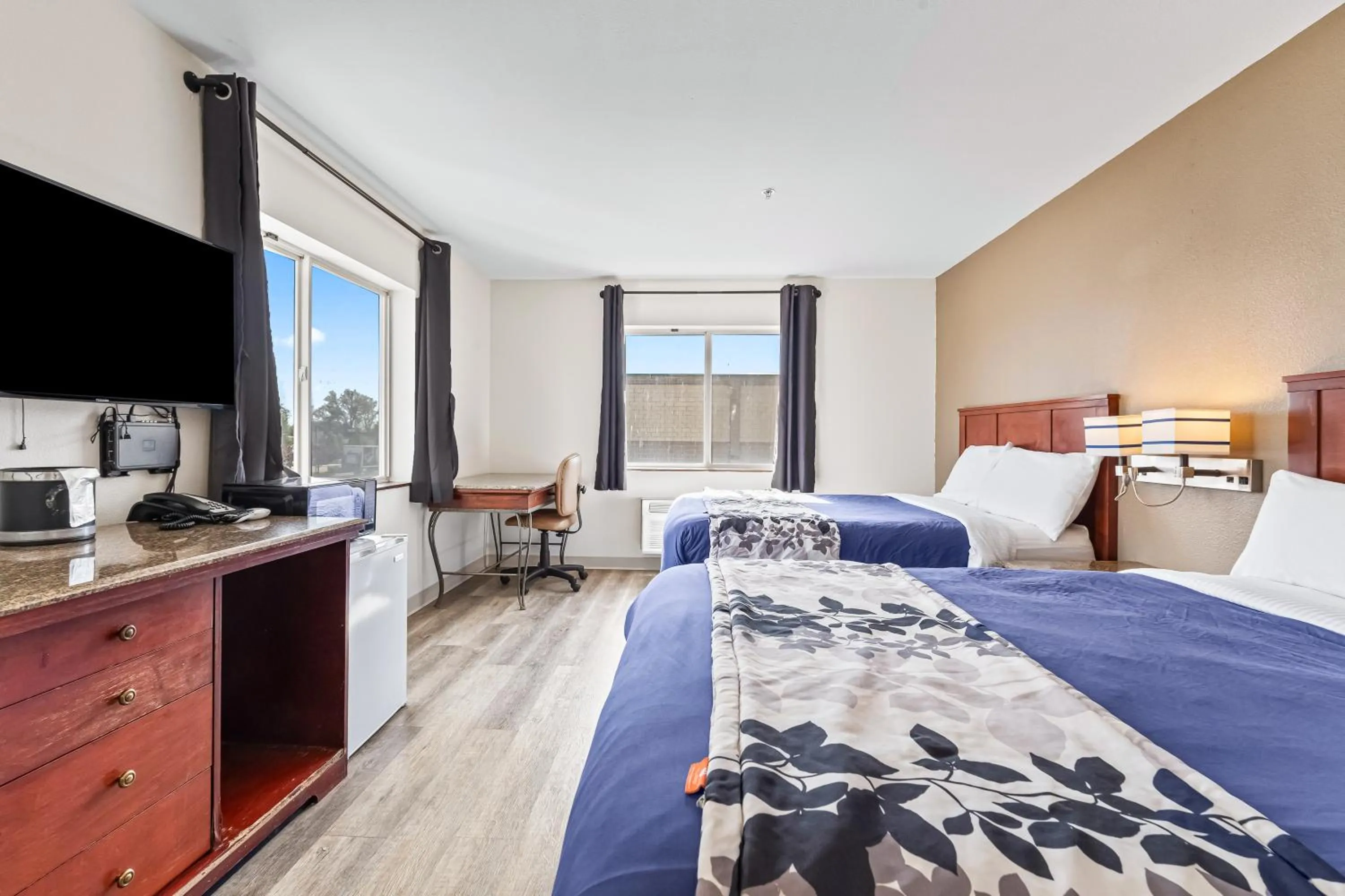 Bedroom, Bed in Rodeway Inn & Suites Nampa