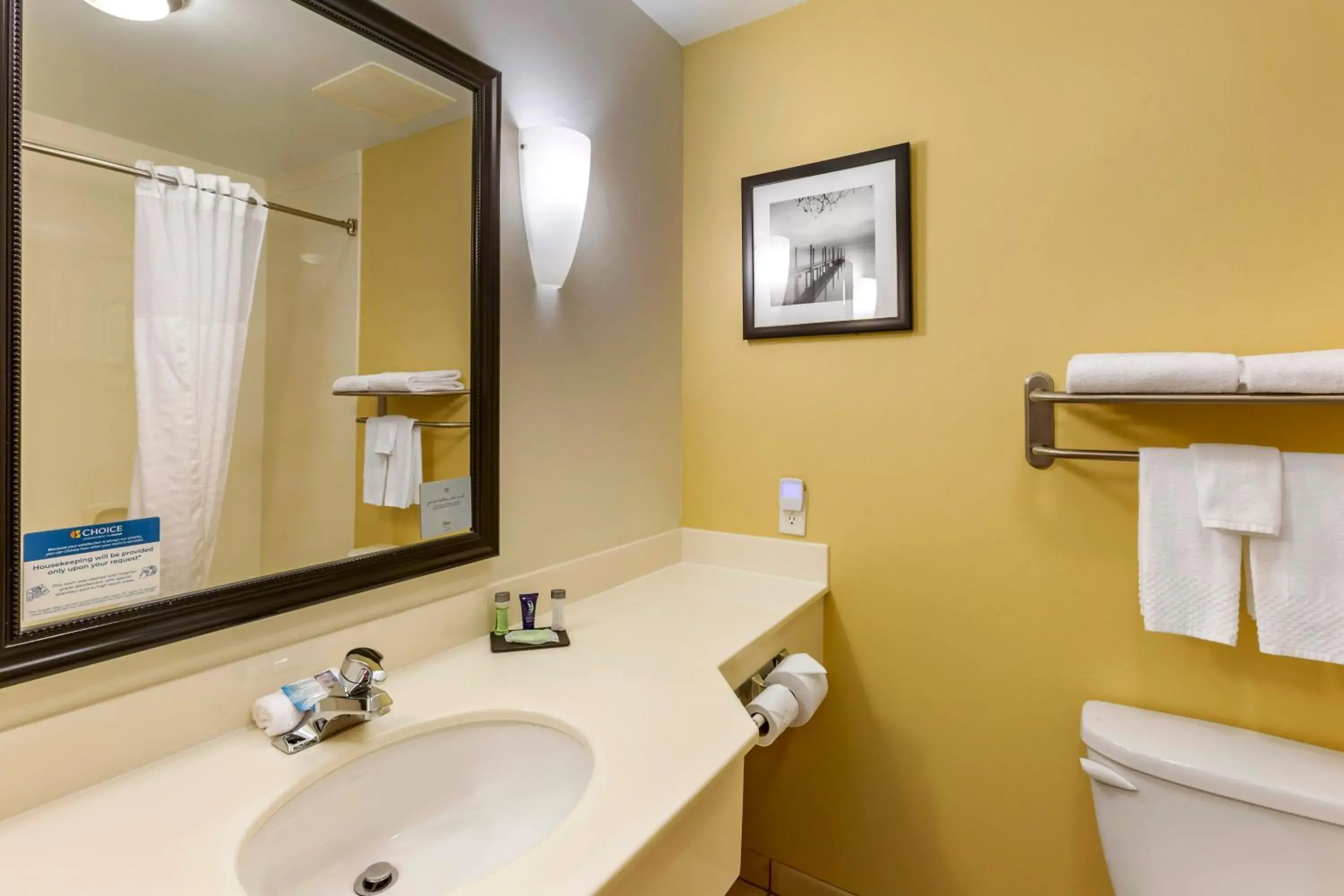 Standard Queen Room with Two Queen Beds and Tub - Accessible/Non-Smoking in Garner Hotel Idaho Falls Southwest by IHG Standard Queen Room with Two Queen Beds and Tub - Accessible/Non-Smoking in Garner Hotel Idaho Falls Southwest by IHG