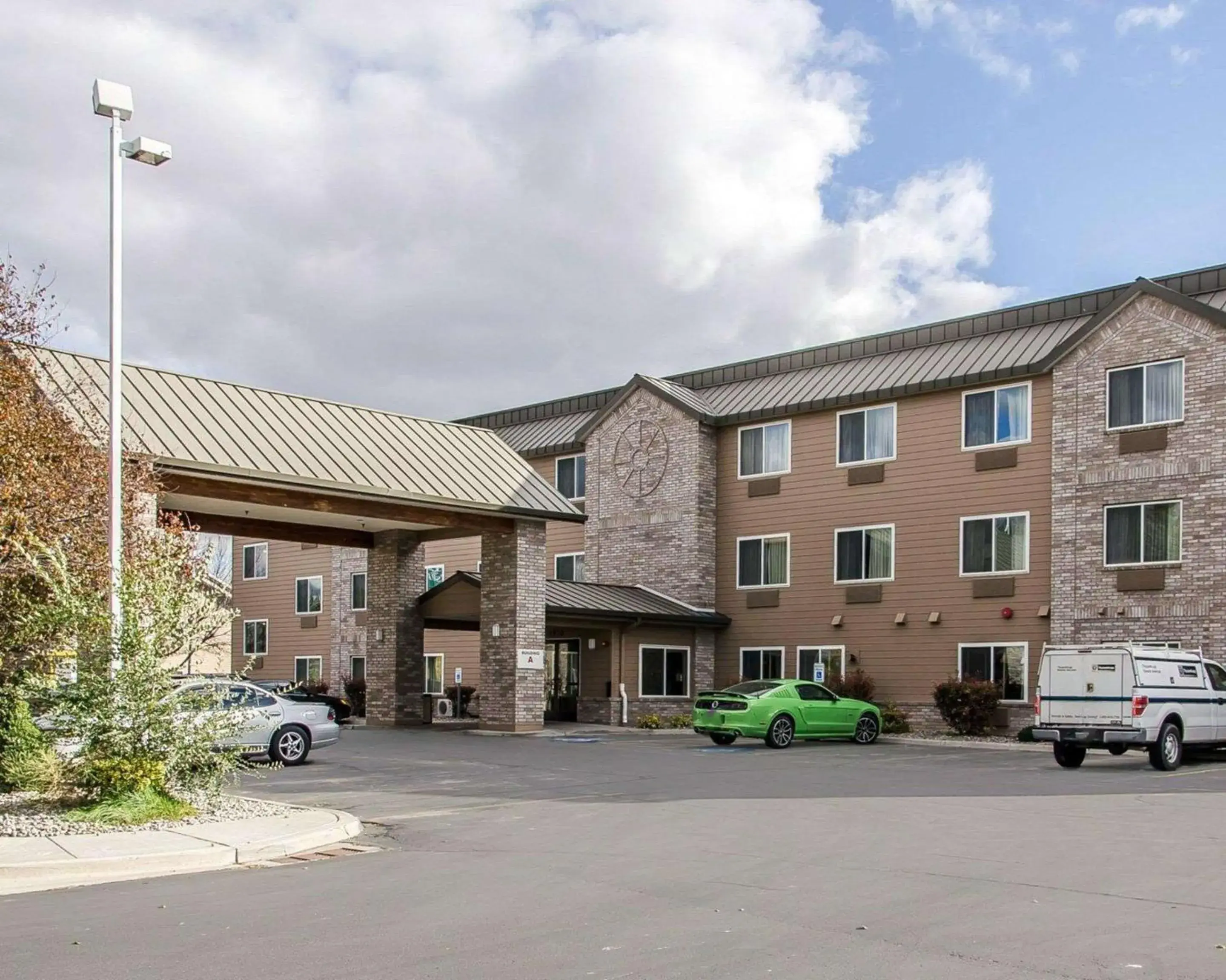 Property building in Quality Inn & Suites Property building in Quality Inn & Suites