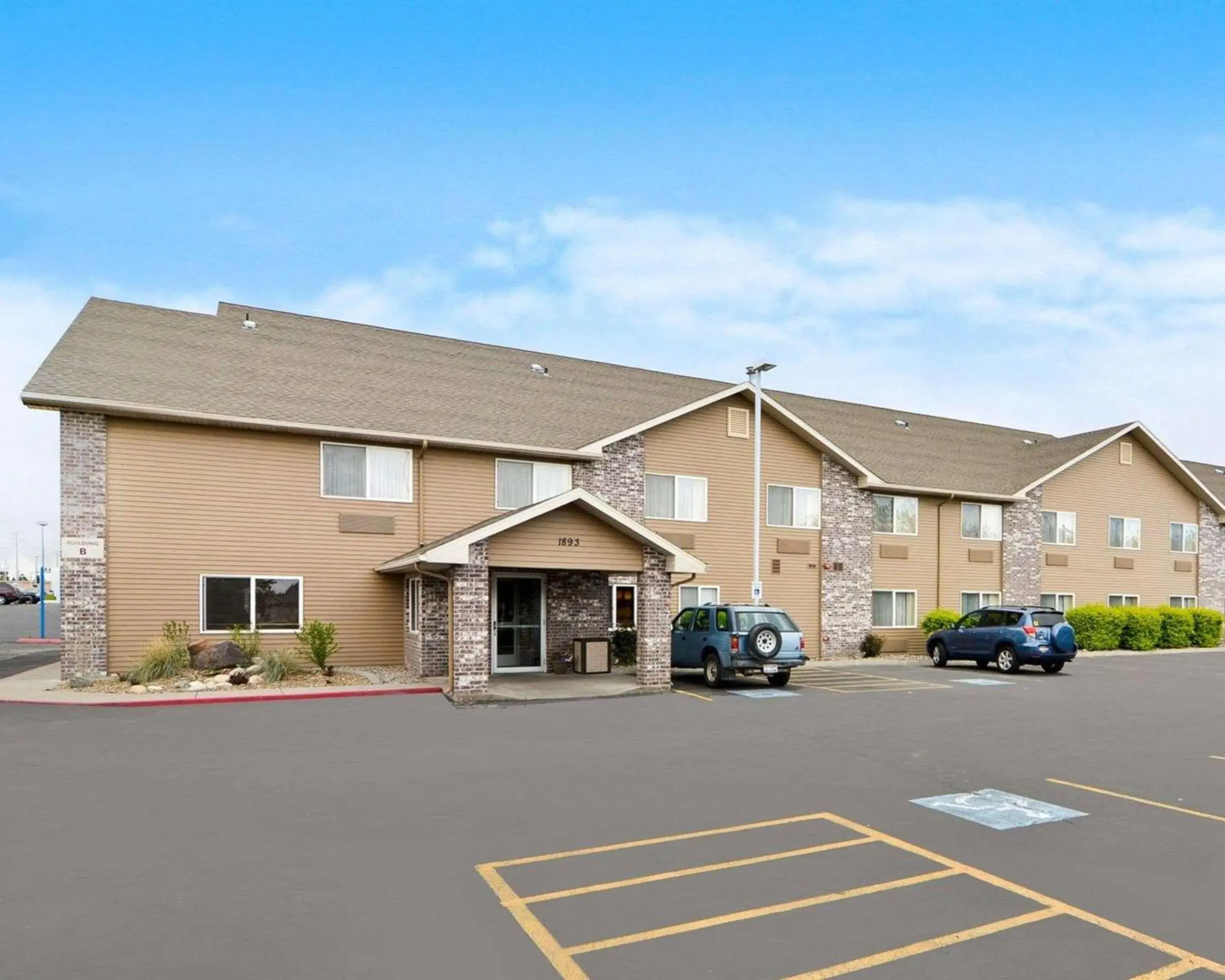 Property building in Quality Inn & Suites Property building in Quality Inn & Suites