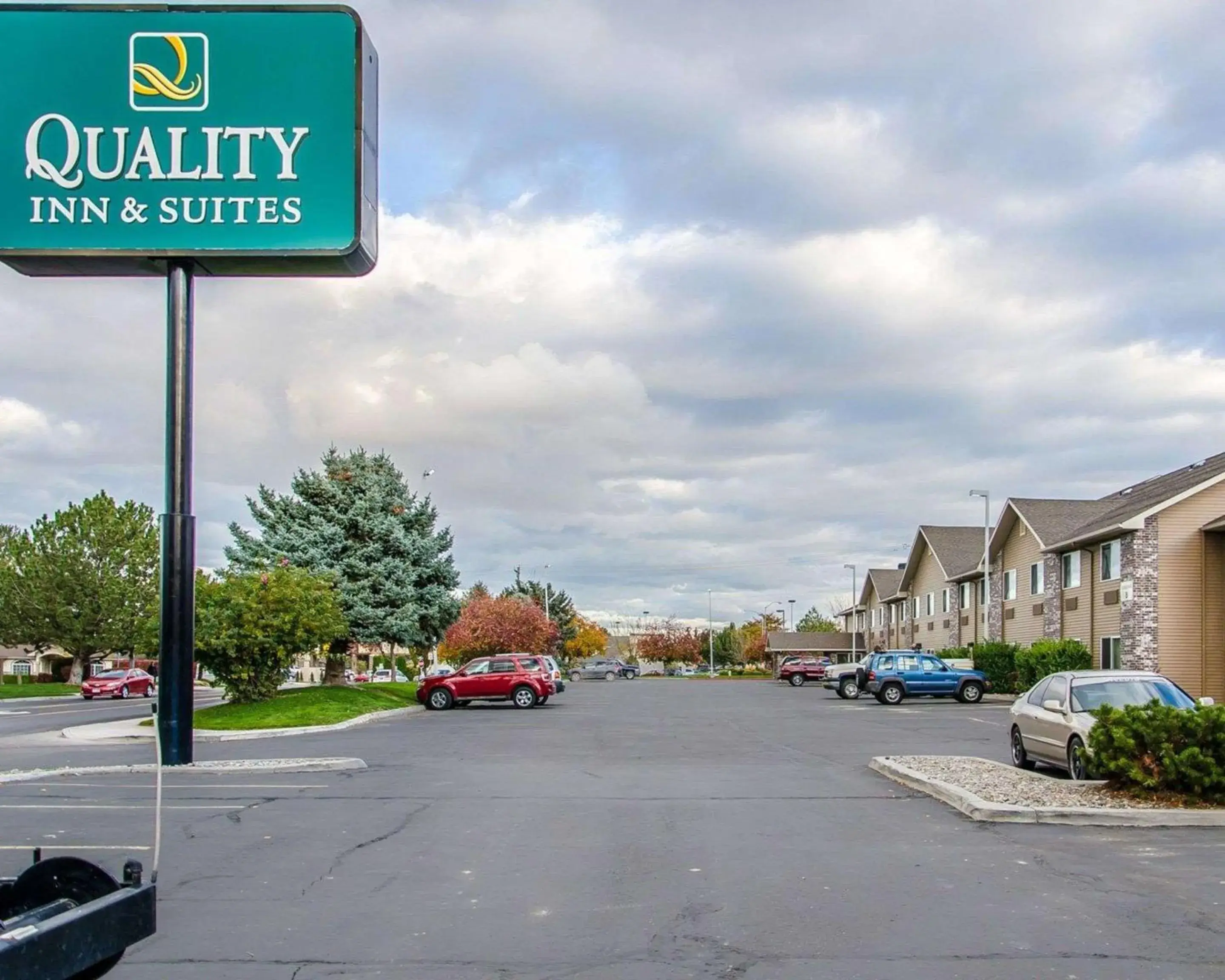 Property building in Quality Inn & Suites Property building in Quality Inn & Suites