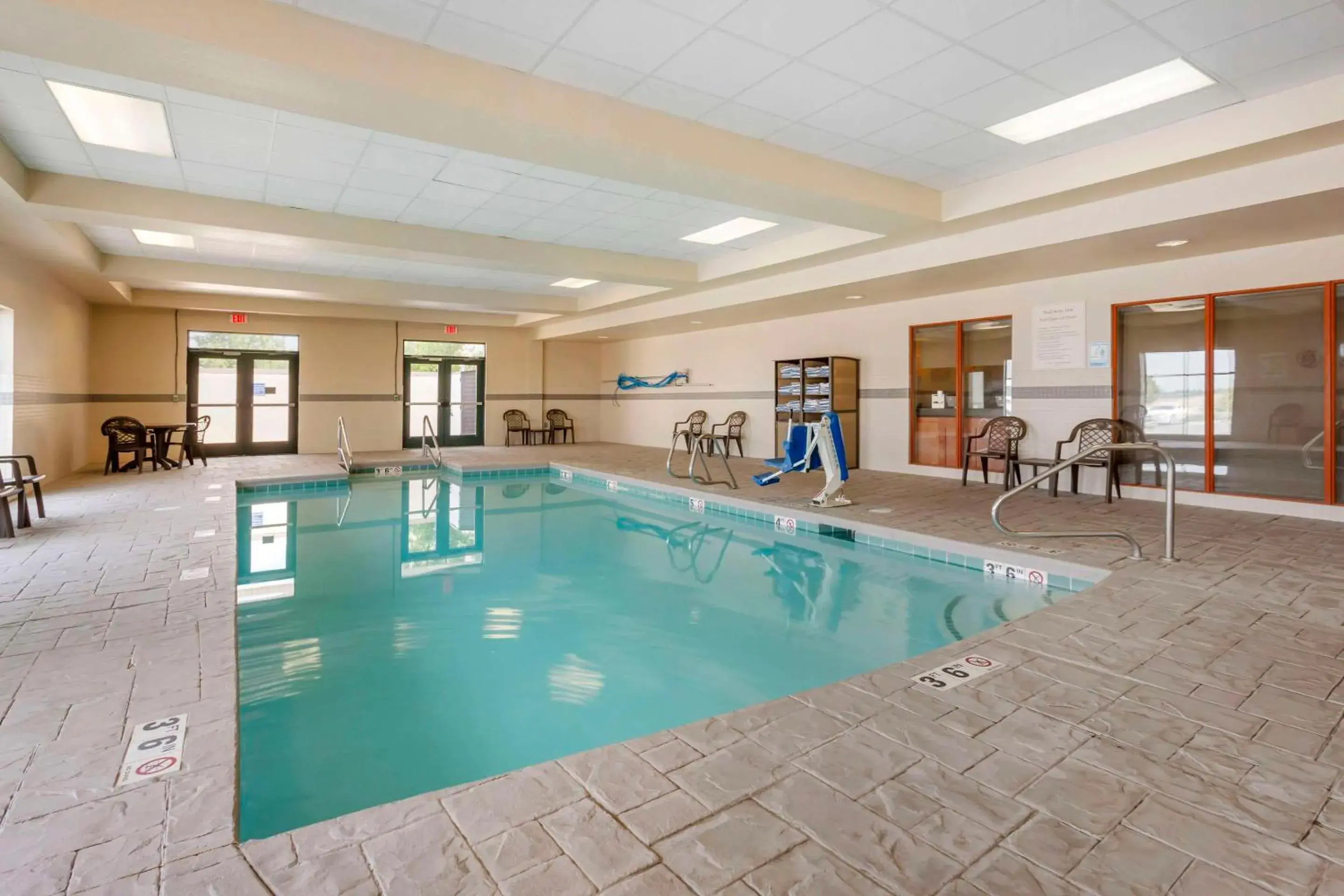 Swimming pool in Comfort Inn & Suites Jerome - Twin Falls Swimming pool in Comfort Inn & Suites Jerome - Twin Falls