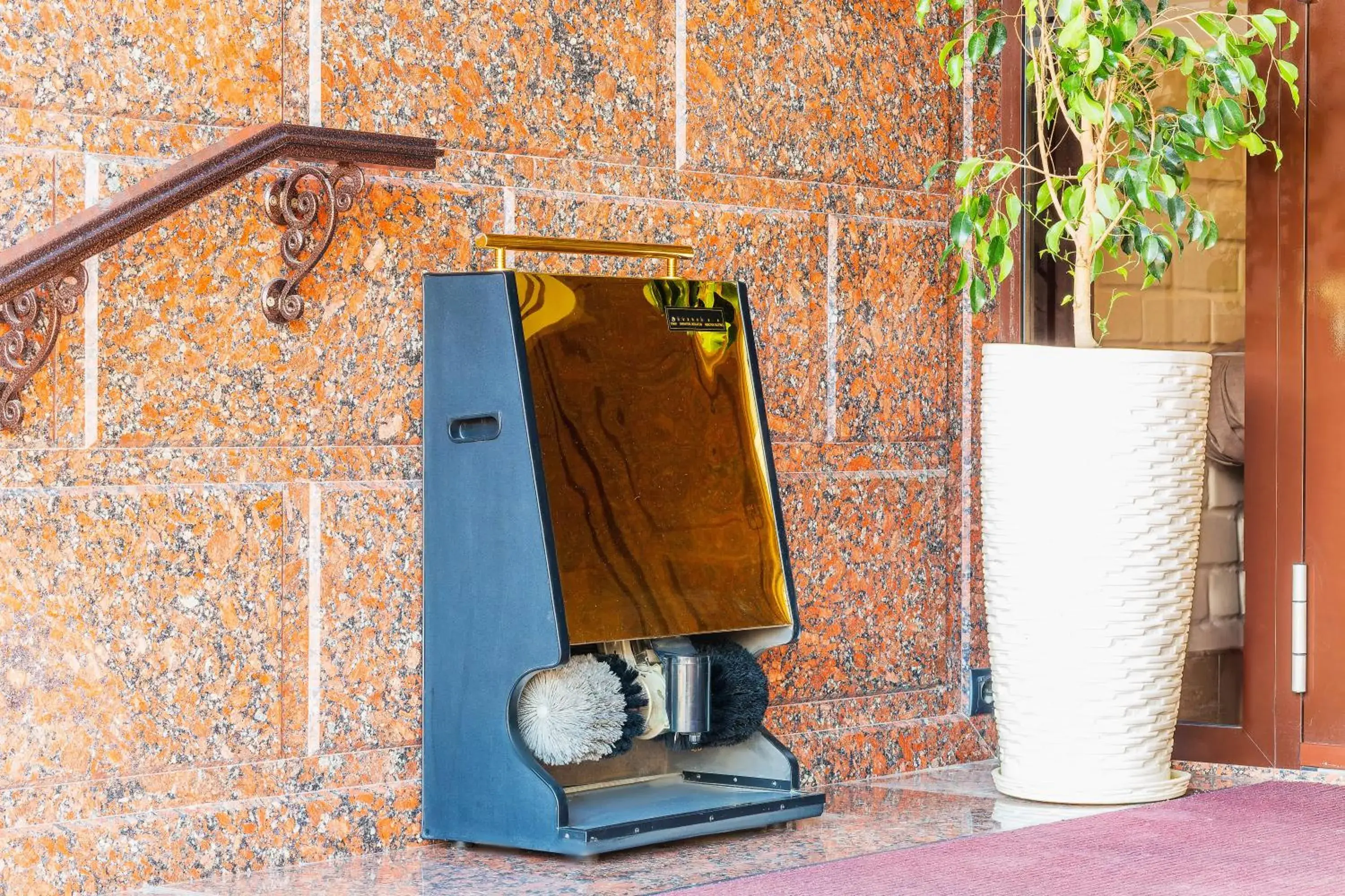 Facade/entrance in Praga Hotel Facade/entrance in Praga Hotel